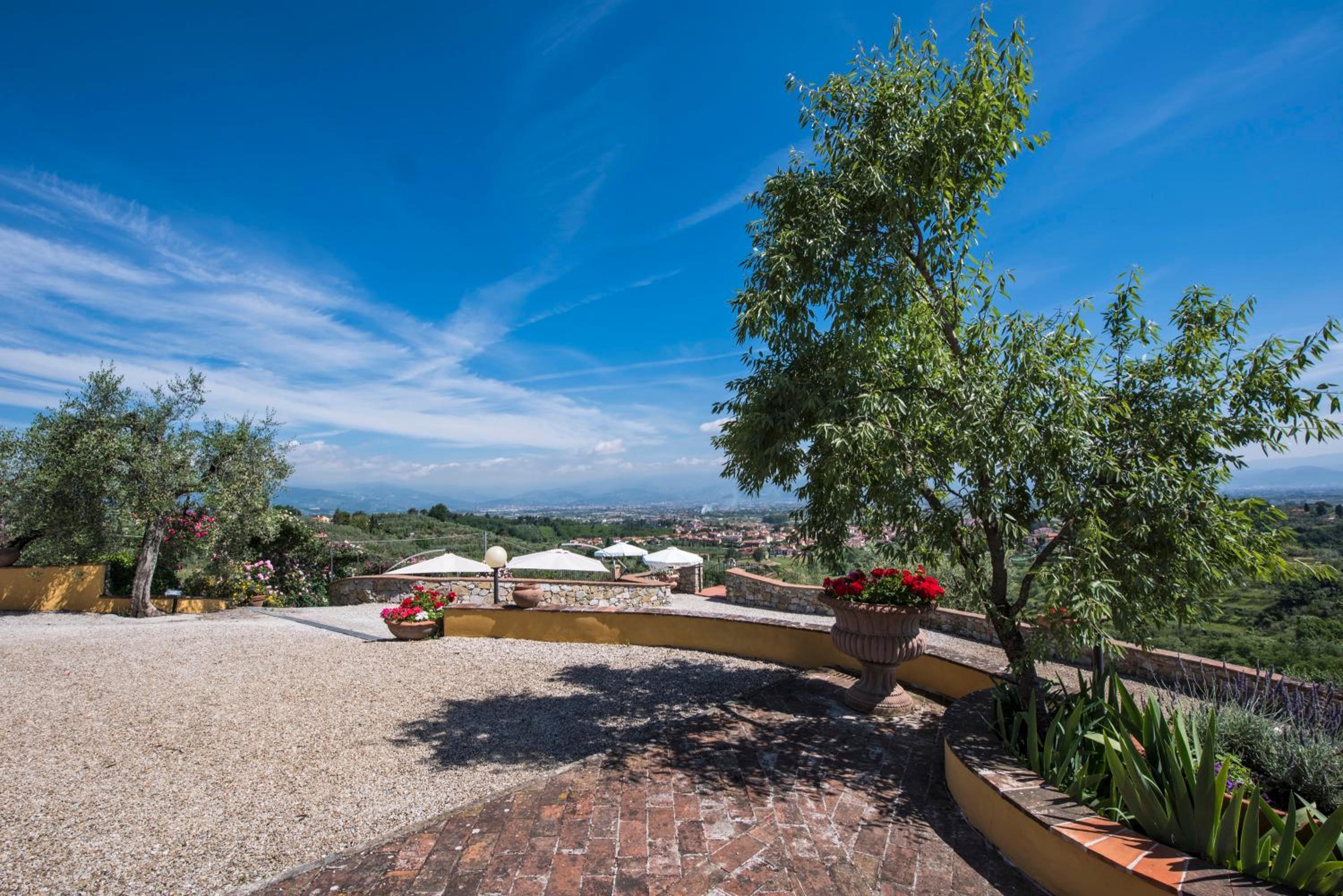 Villa Casalguidi by PosarelliVillas