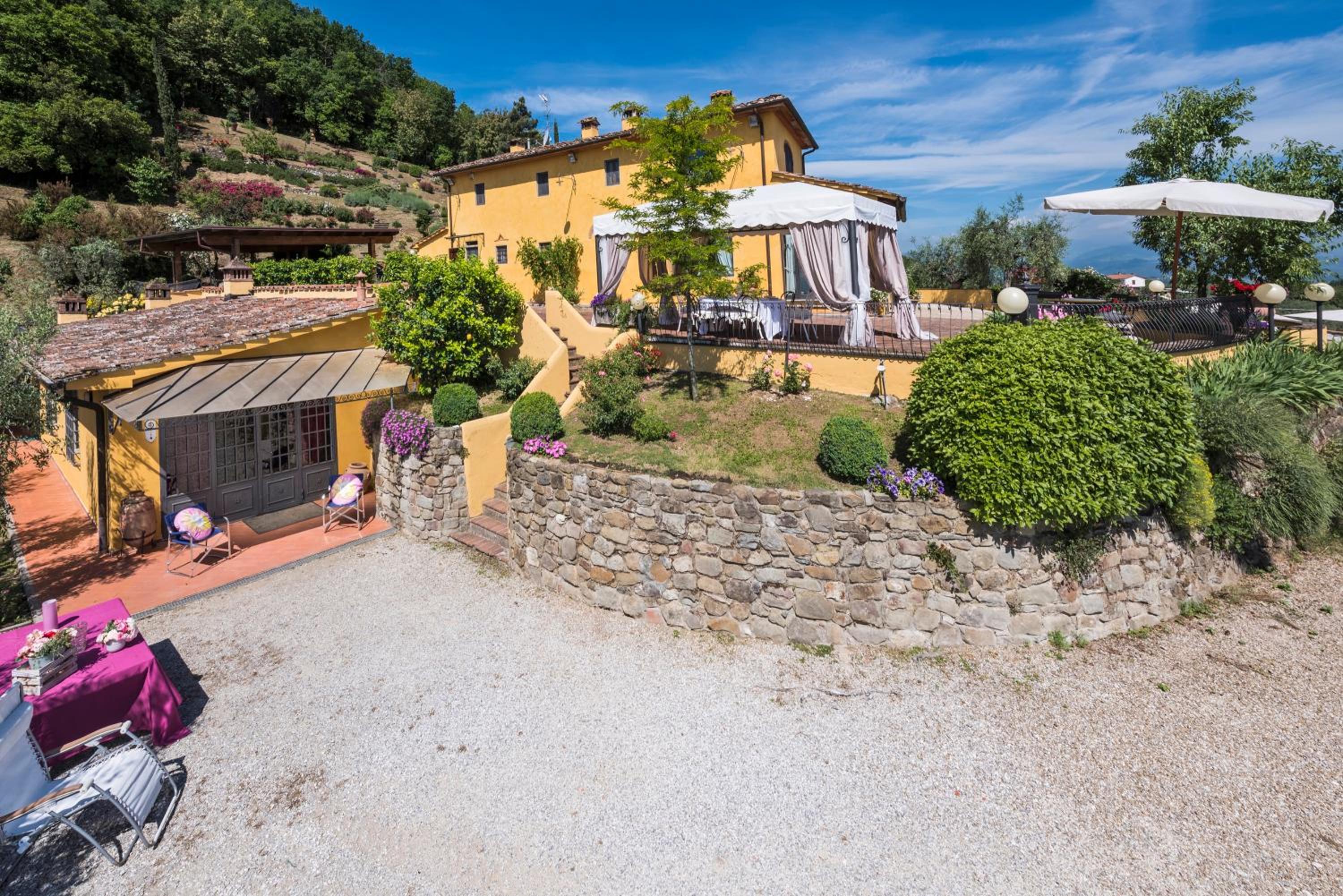 Villa Casalguidi by PosarelliVillas