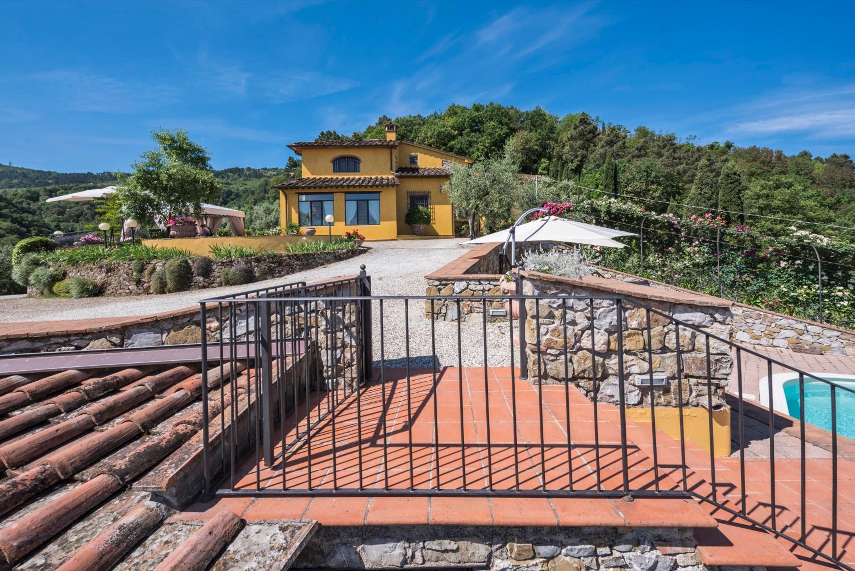 Villa Casalguidi by PosarelliVillas