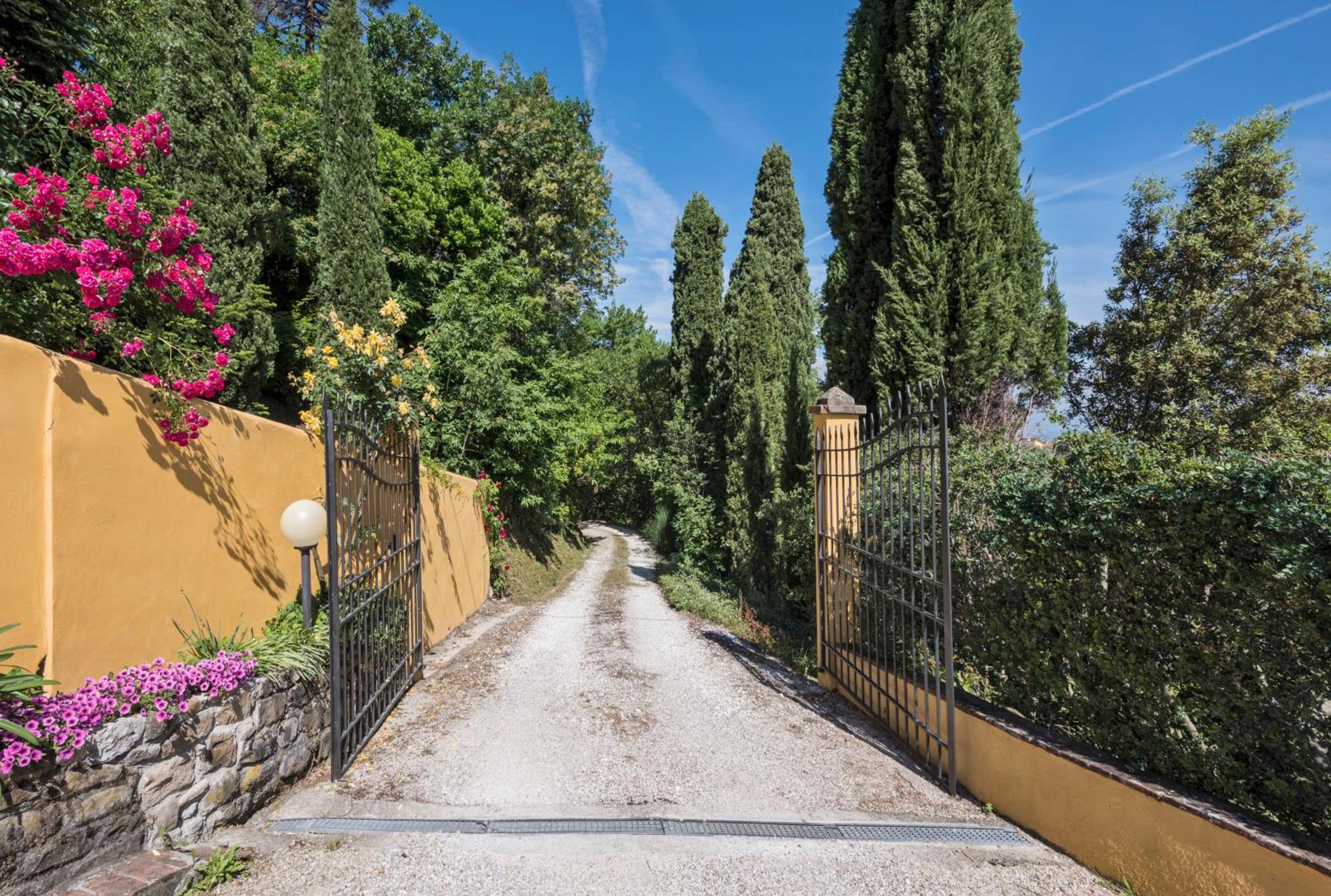Villa Casalguidi by PosarelliVillas