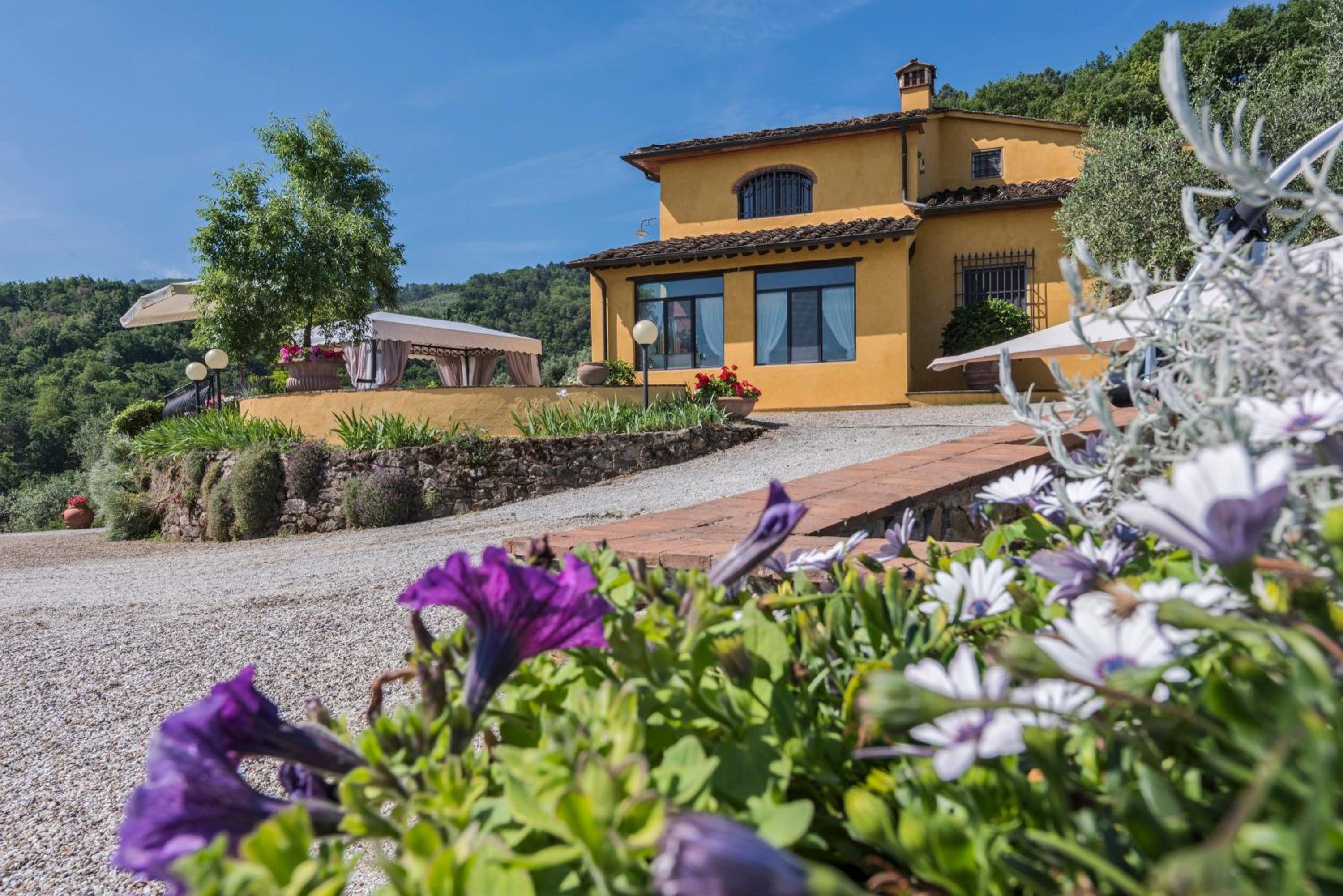 Villa Casalguidi by PosarelliVillas
