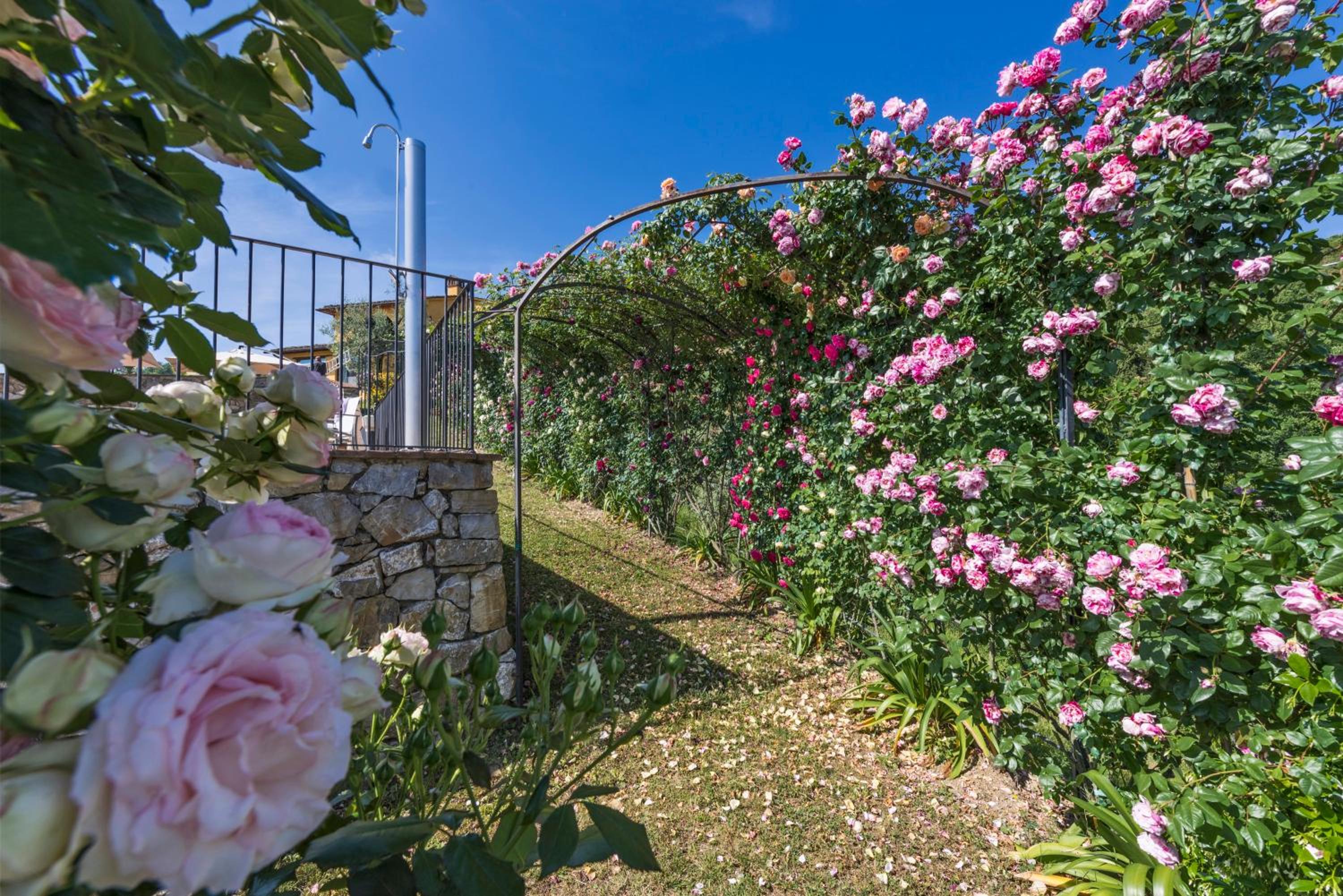 Villa Casalguidi by PosarelliVillas