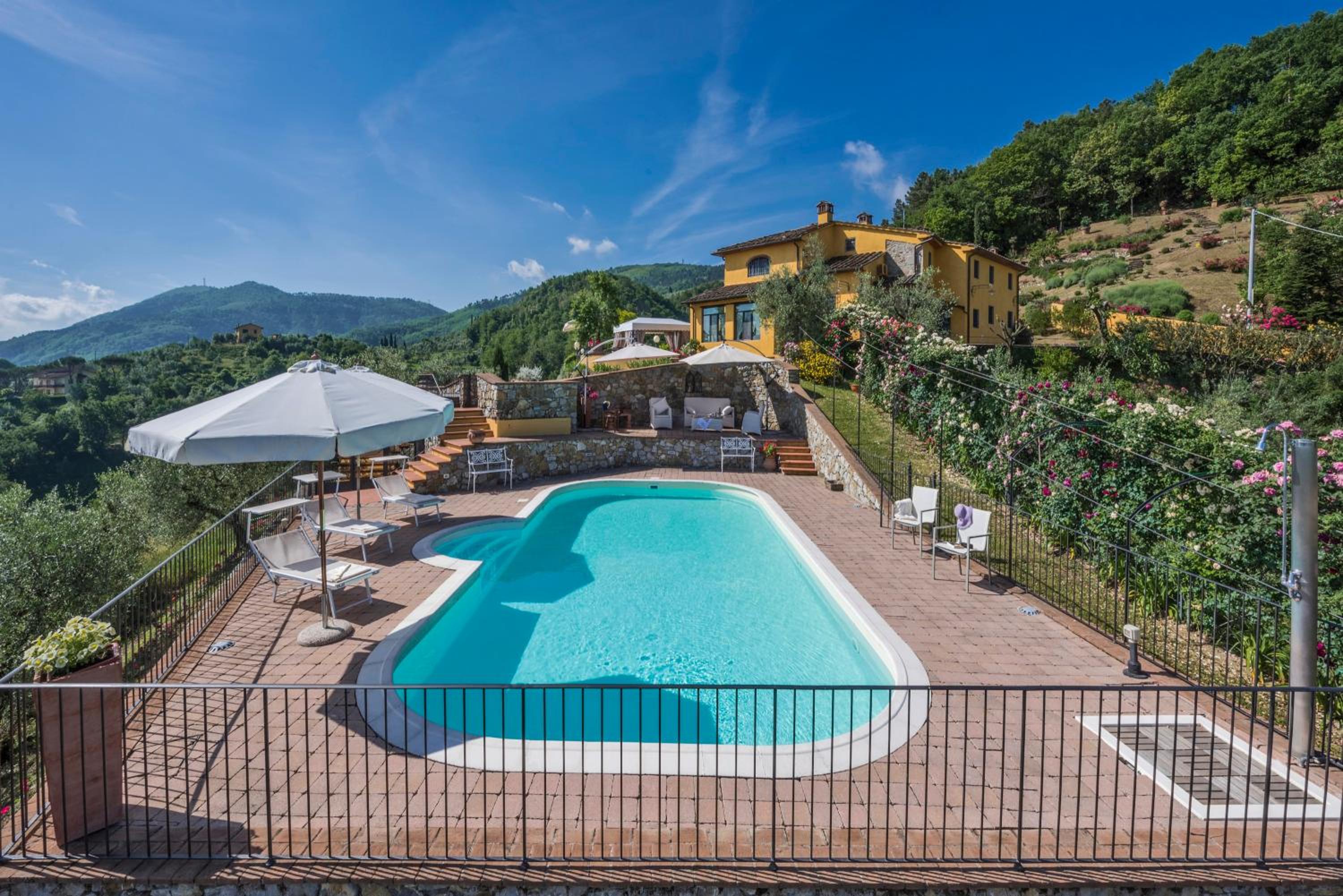 Villa Casalguidi by PosarelliVillas
