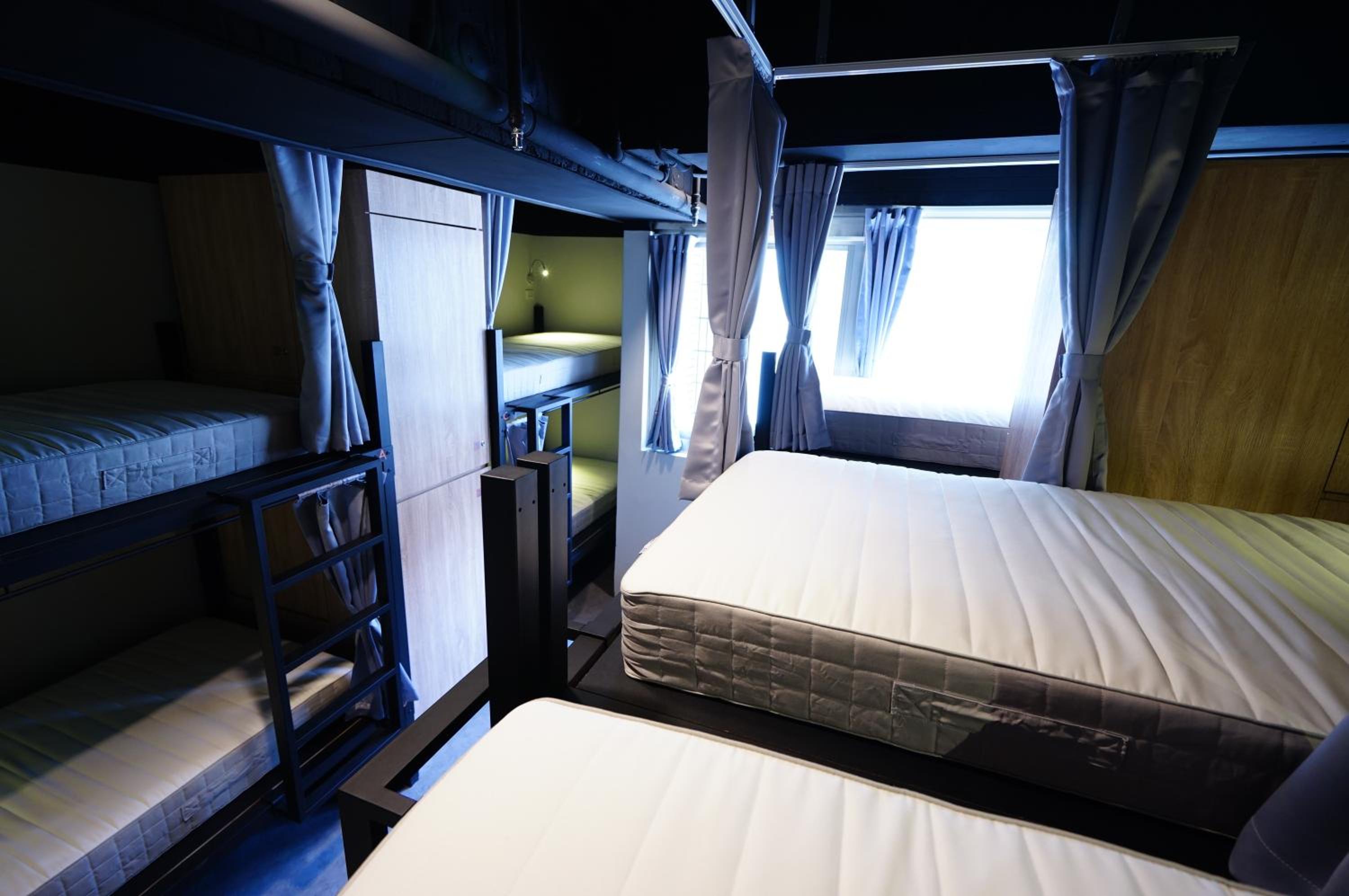 Cavemen Hostel Taipei Station Youth Branch