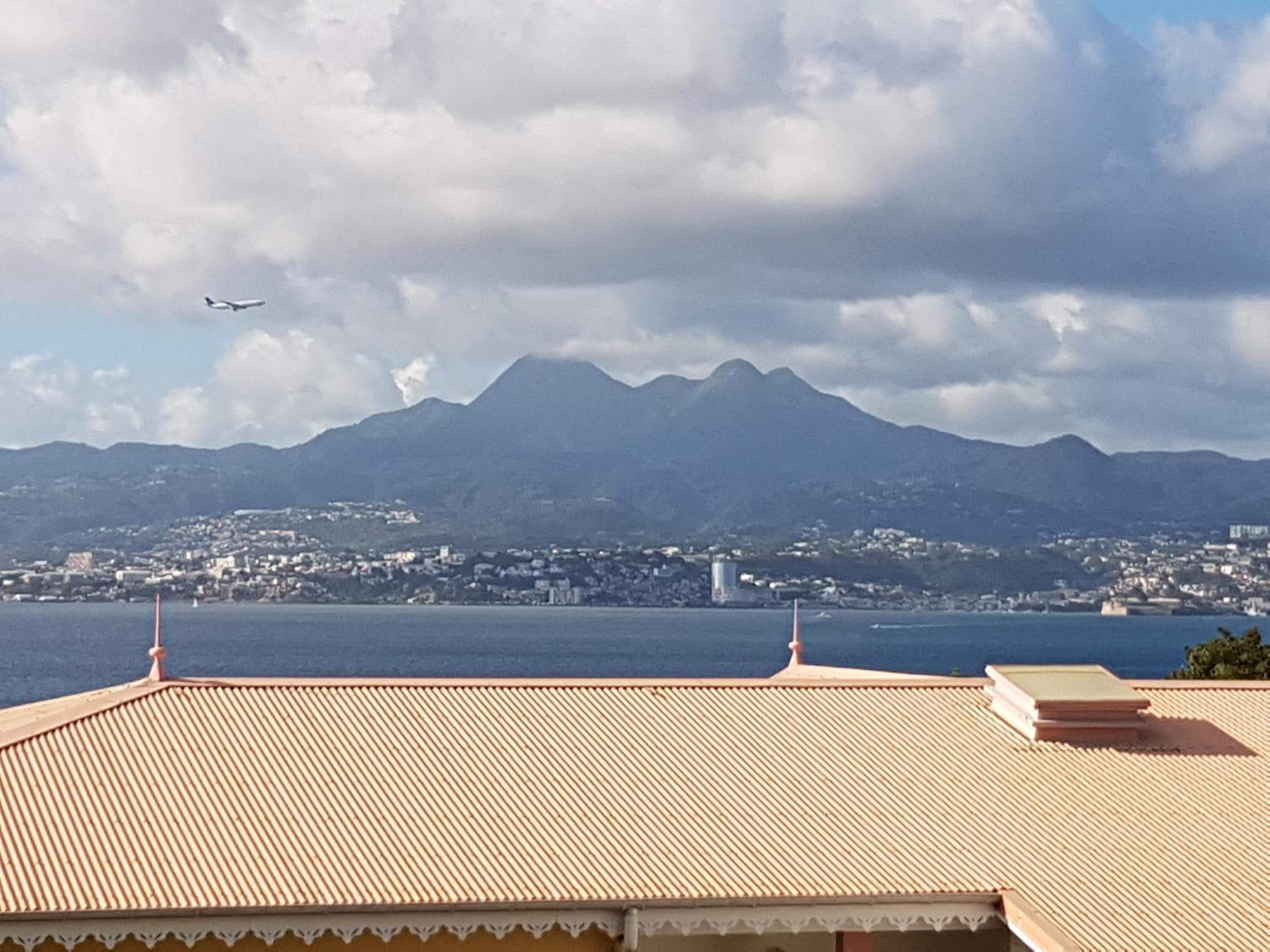 Studio KASANACO avec vue la baie de Fort de France view 4