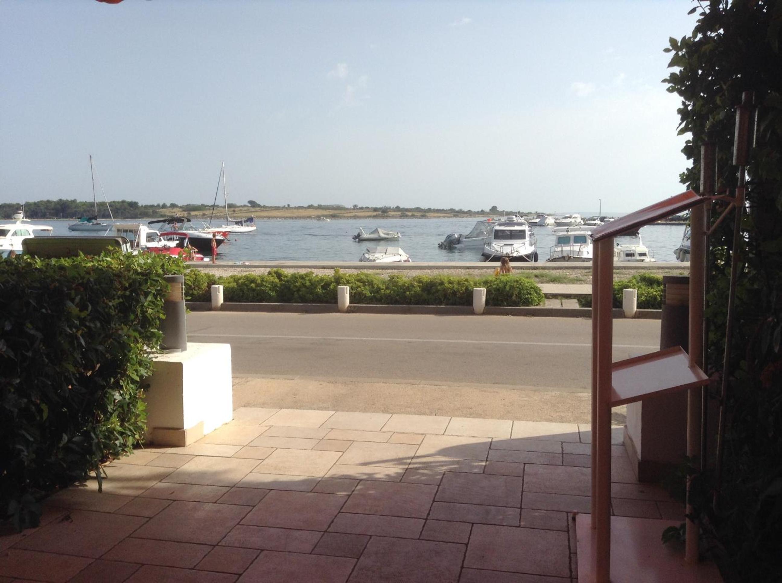 Guesthouse Punta Mira - Beachfront view 3