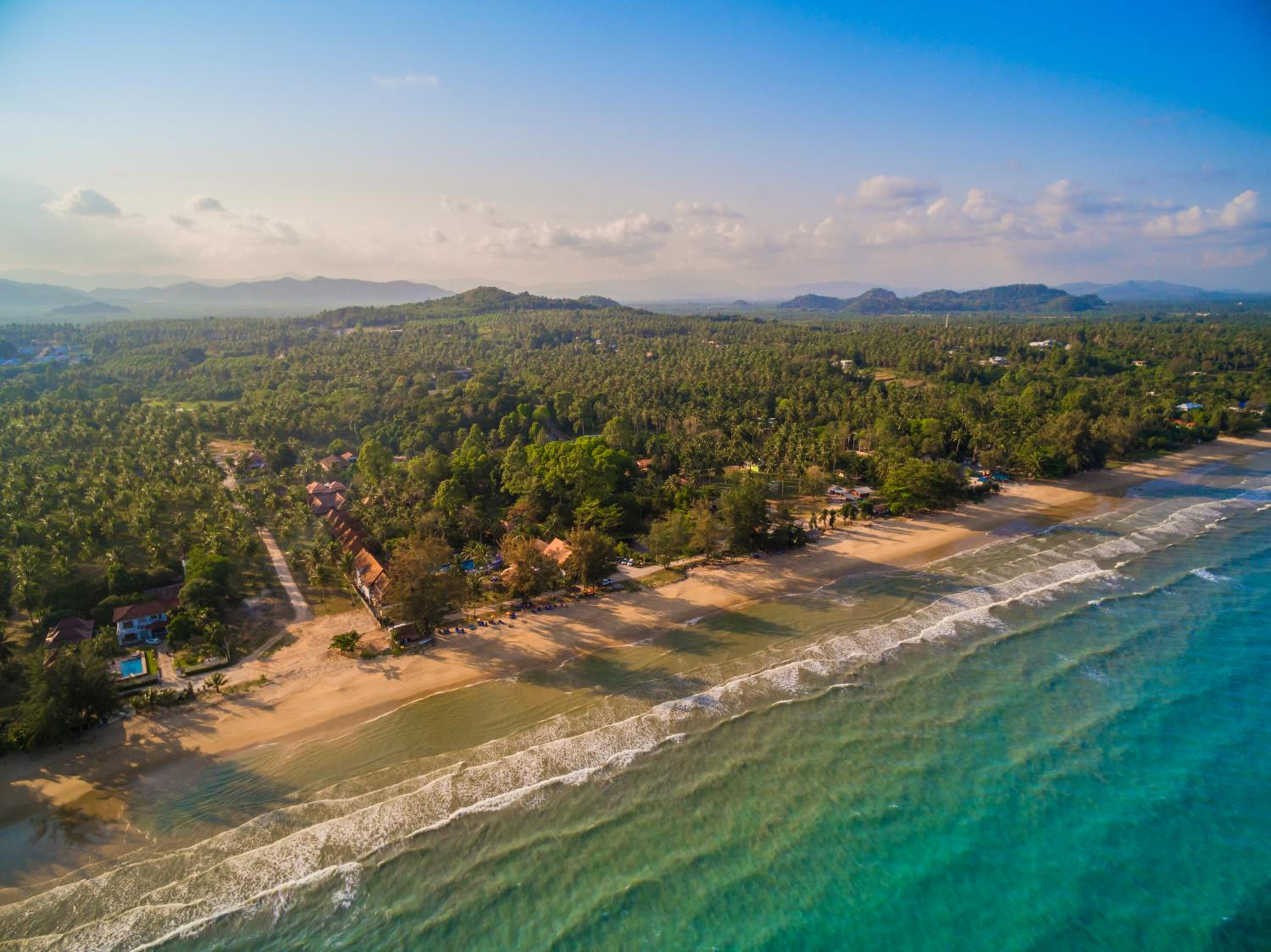 Coral Hotel Bangsaphan
