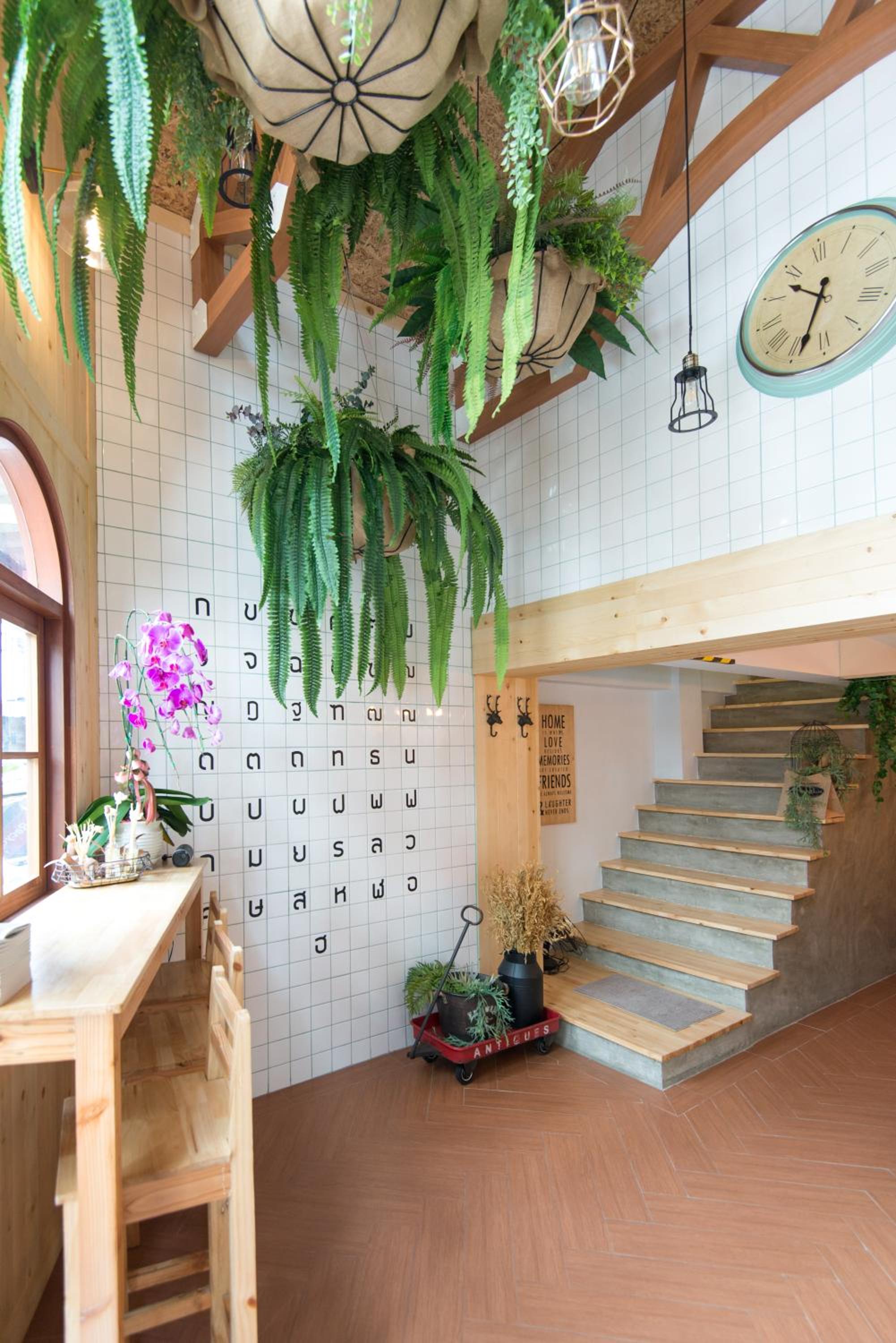Barn & Bed Hostel at BTS Phrom Phong