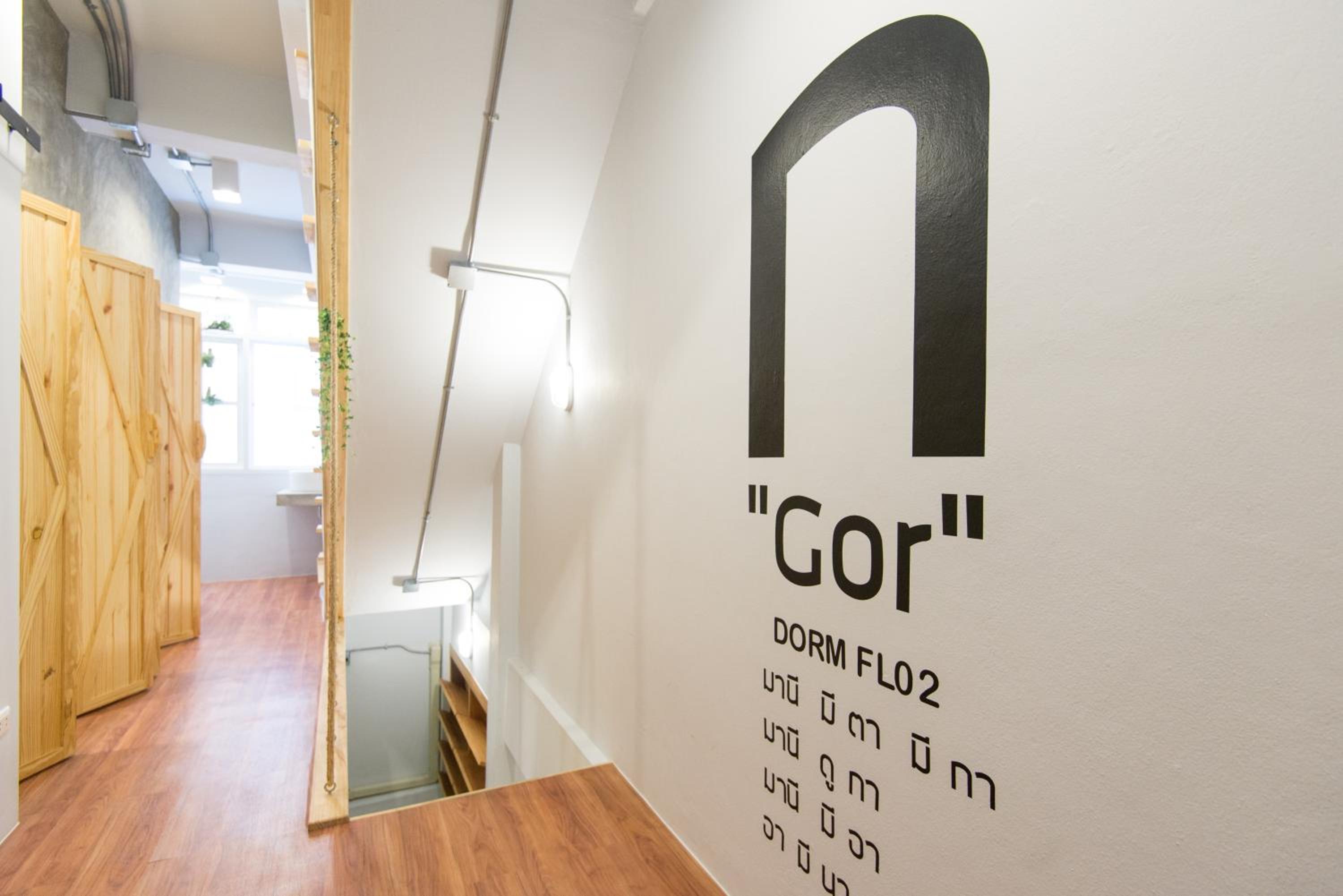 Barn & Bed Hostel at BTS Phrom Phong