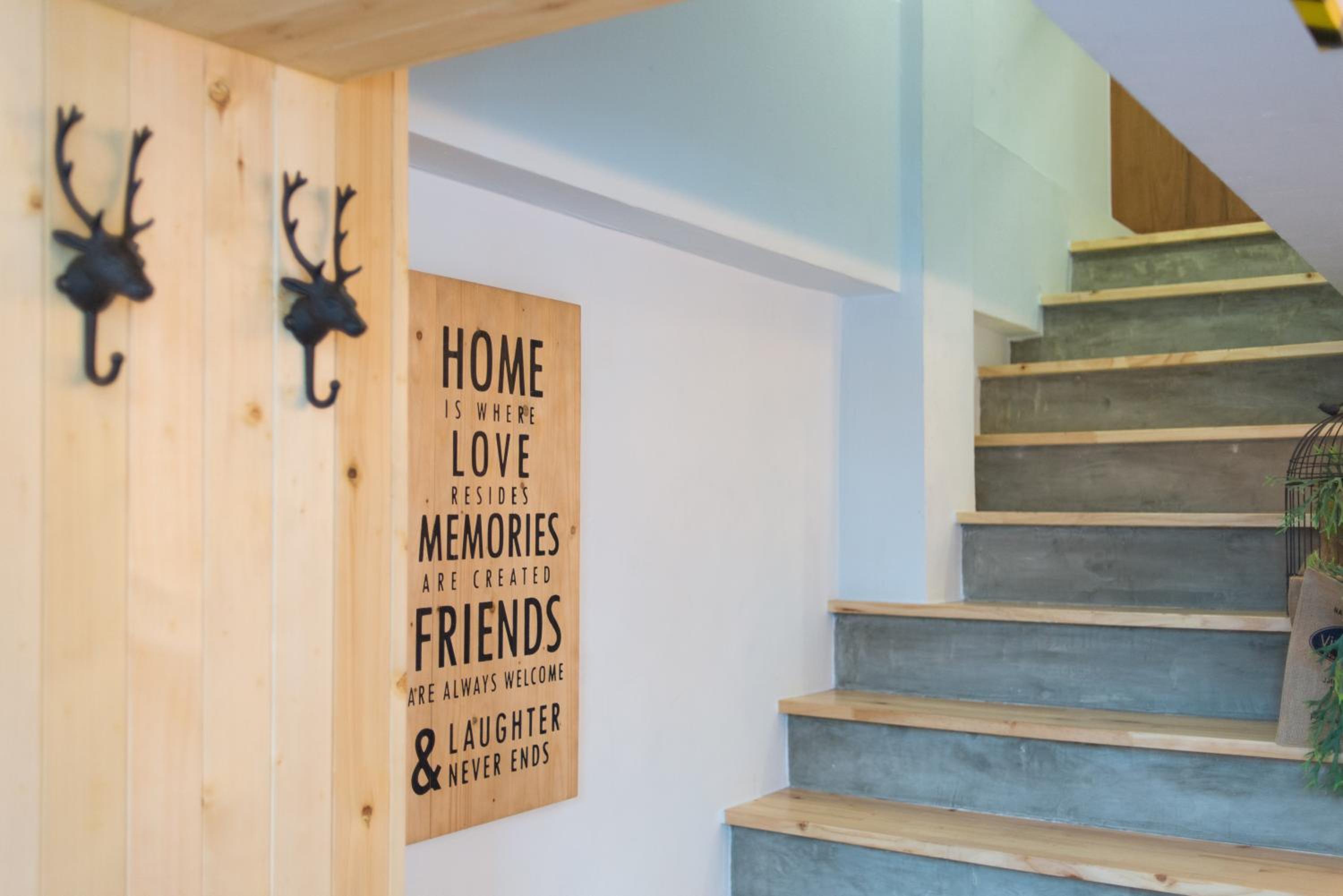 Barn & Bed Hostel at BTS Phrom Phong