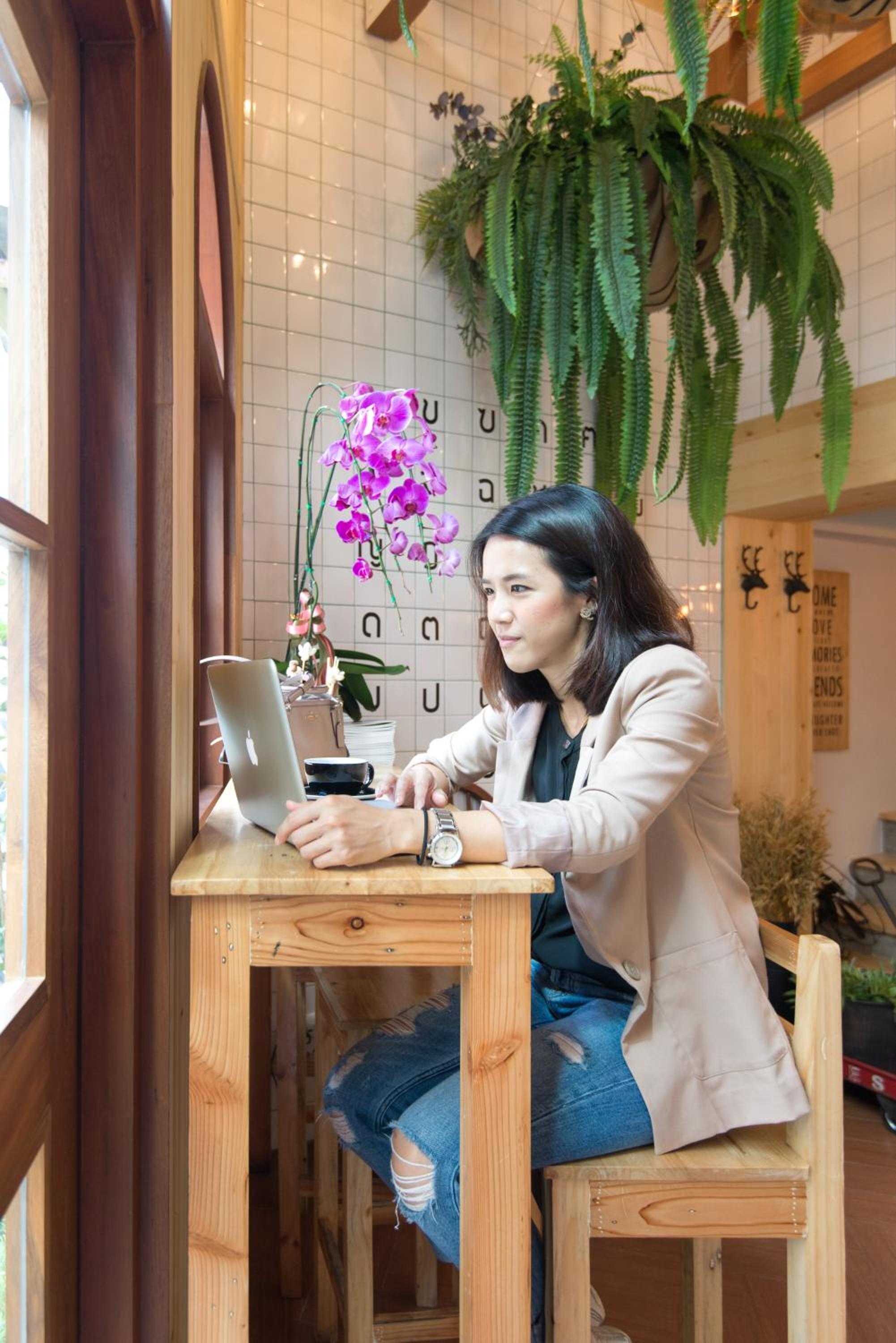 Barn & Bed Hostel at BTS Phrom Phong