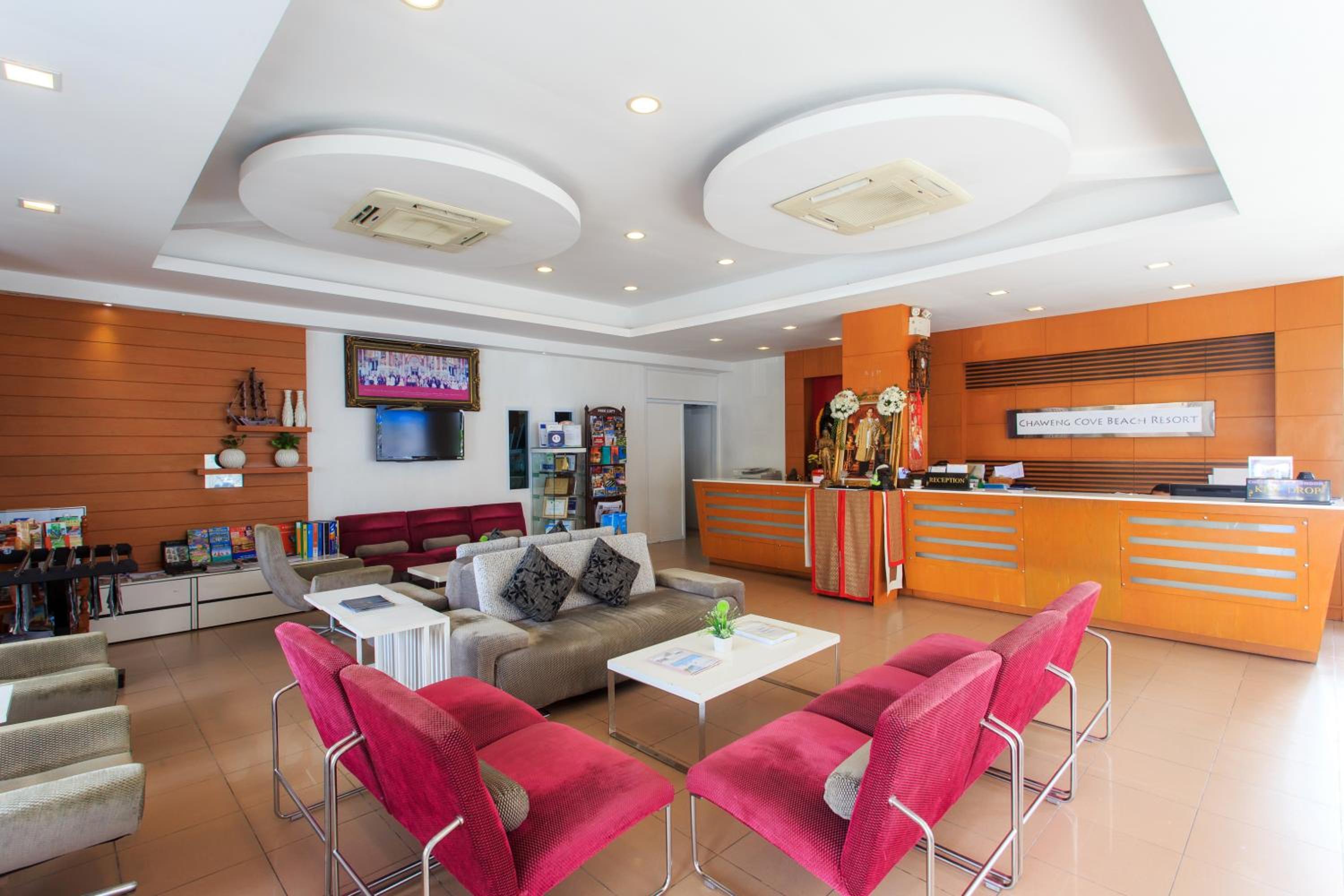 Lobby & Reception