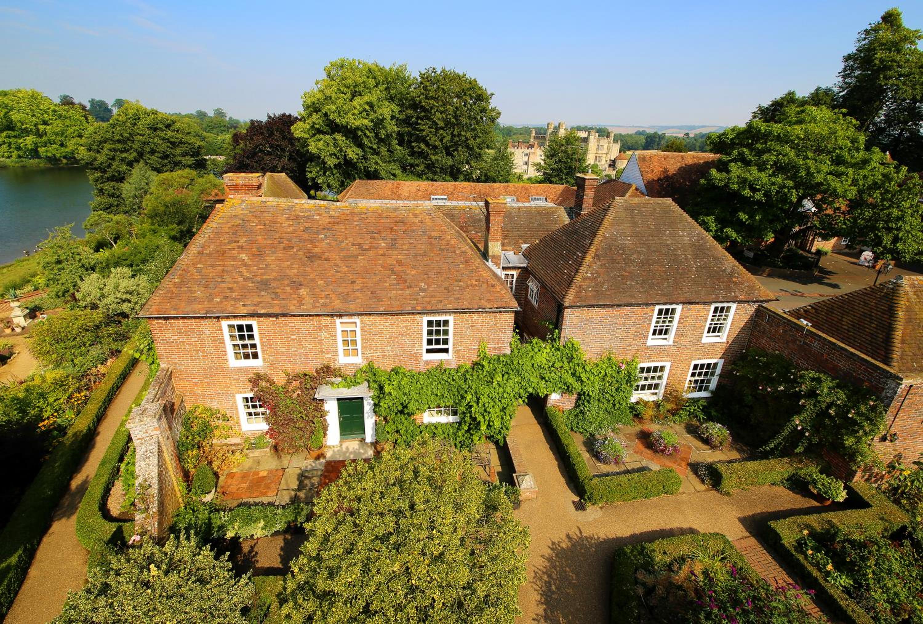 Maidstone Vacations - Leeds Castle Stable Courtyard Bed and Breakfast - Property Image 79
