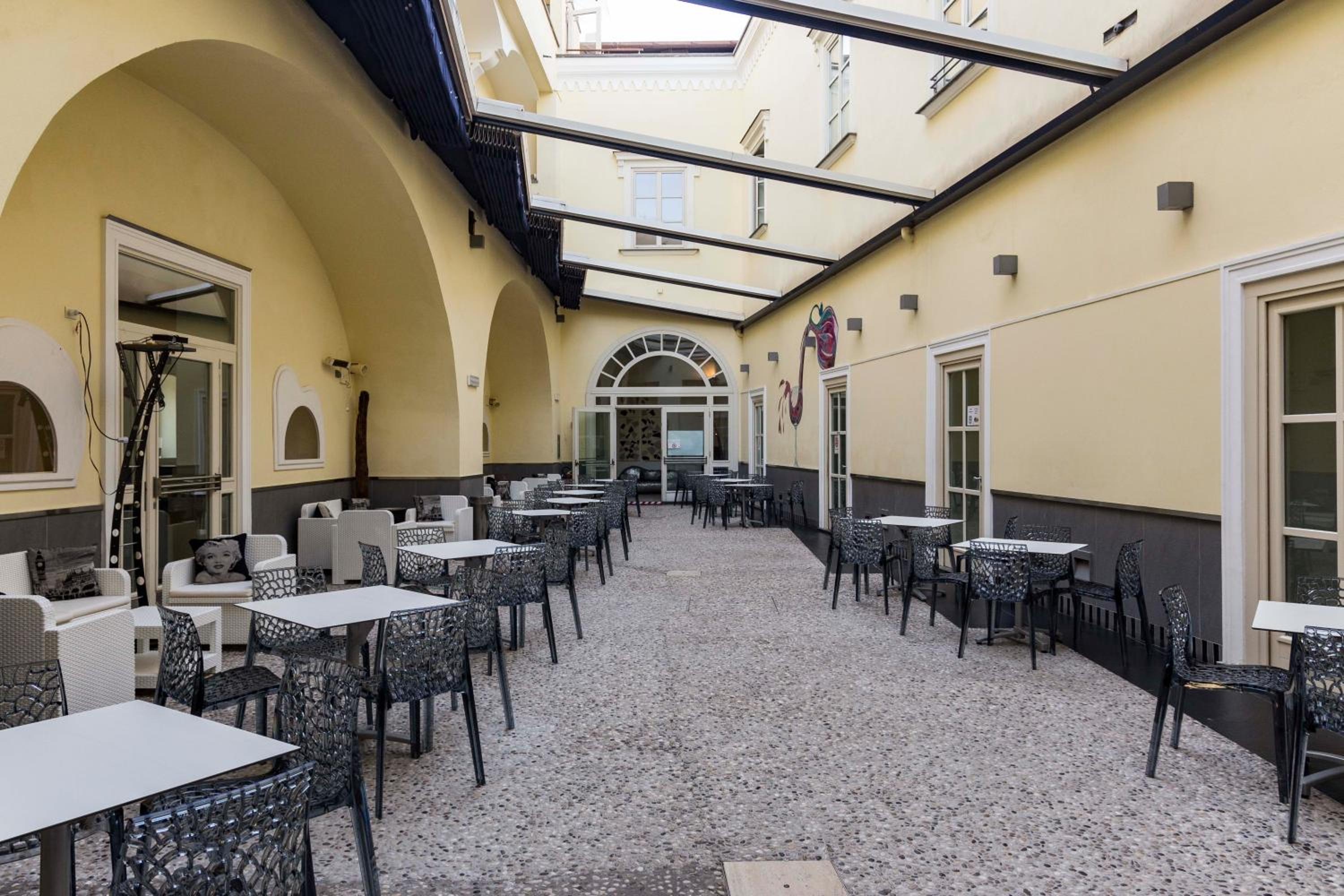 Seven Hostel & Rooms, photo 13