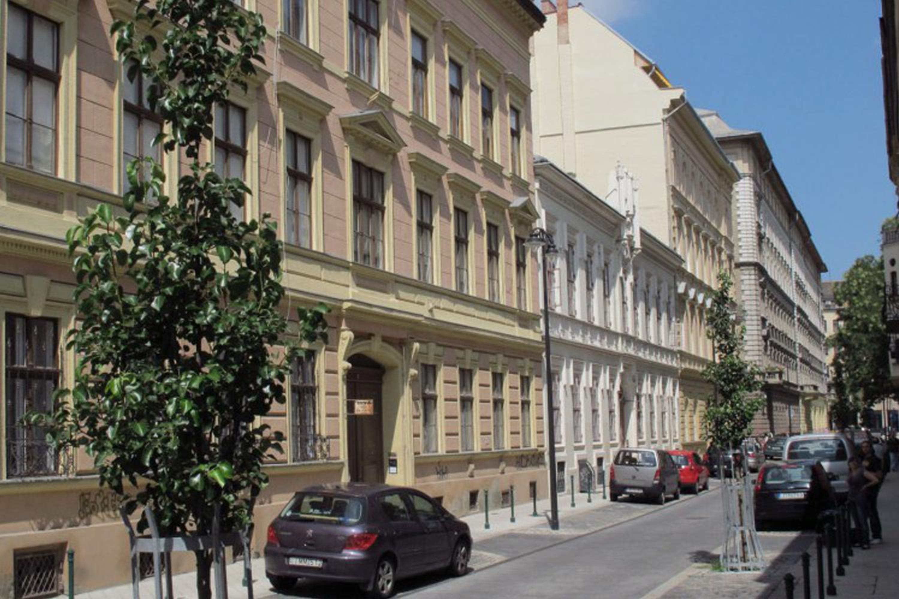 Homelike luxury flat on Gyulai Pál view 2