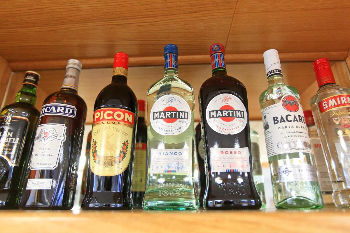 bar