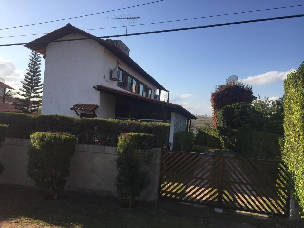Casa de Luxo com 3 Suites no Condominio Horizonte da Serra 1 em Gravatá