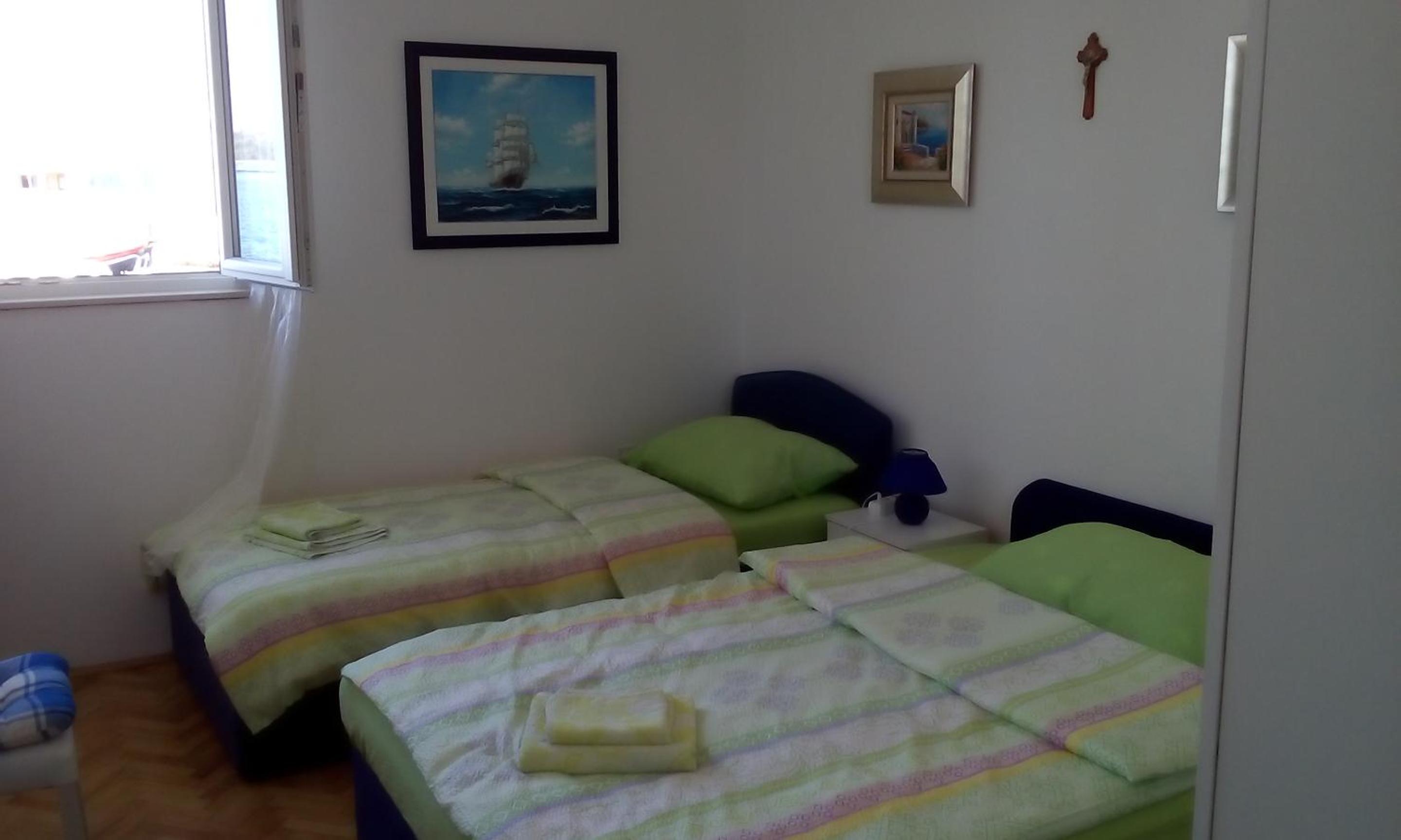 Photo 33