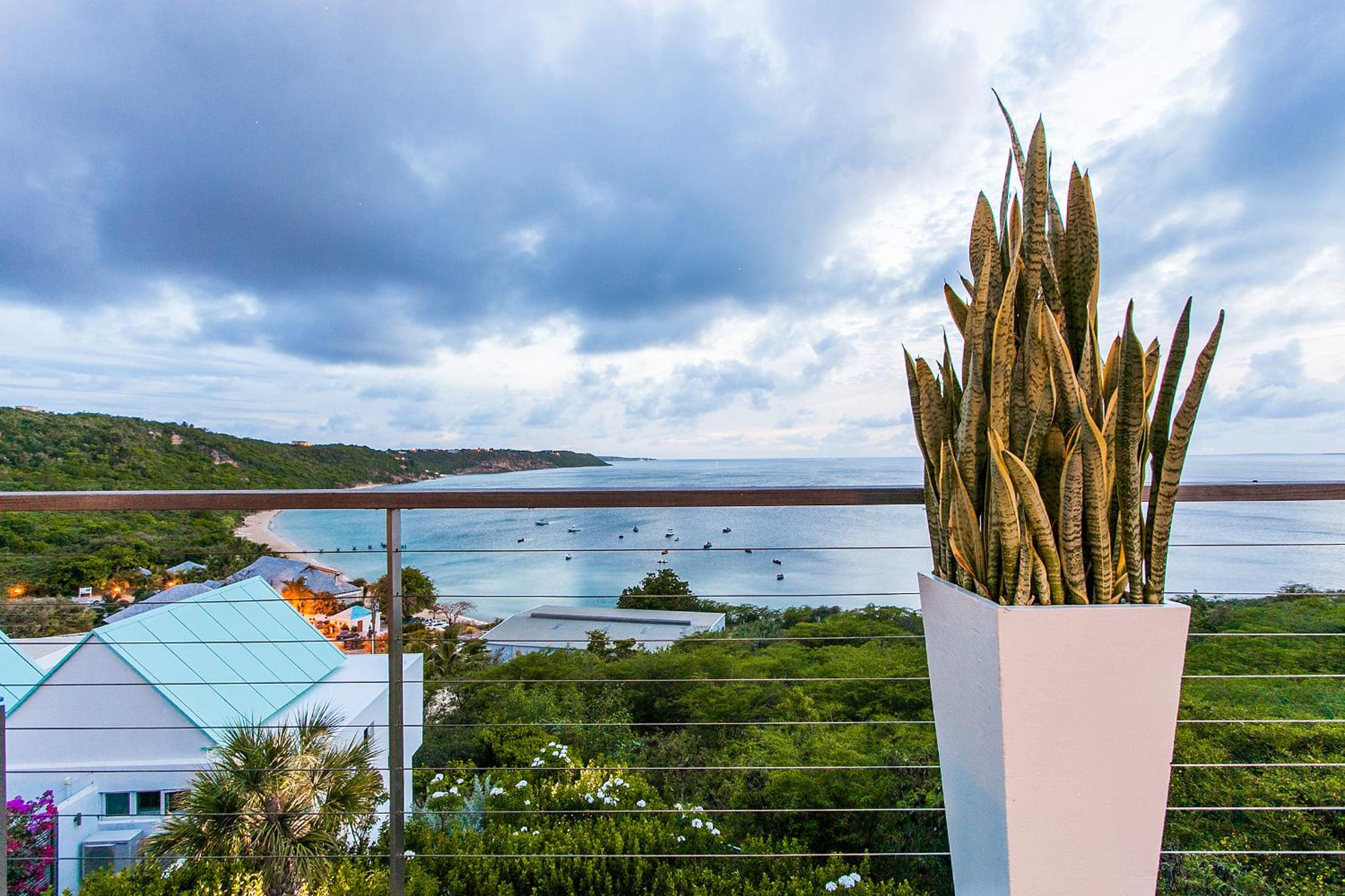 CeBlue Villas