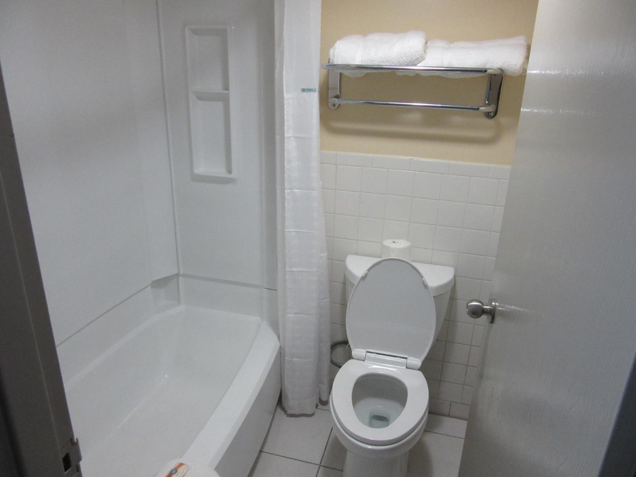 Quality Inn & Suites near Six Flags East, Foto 11