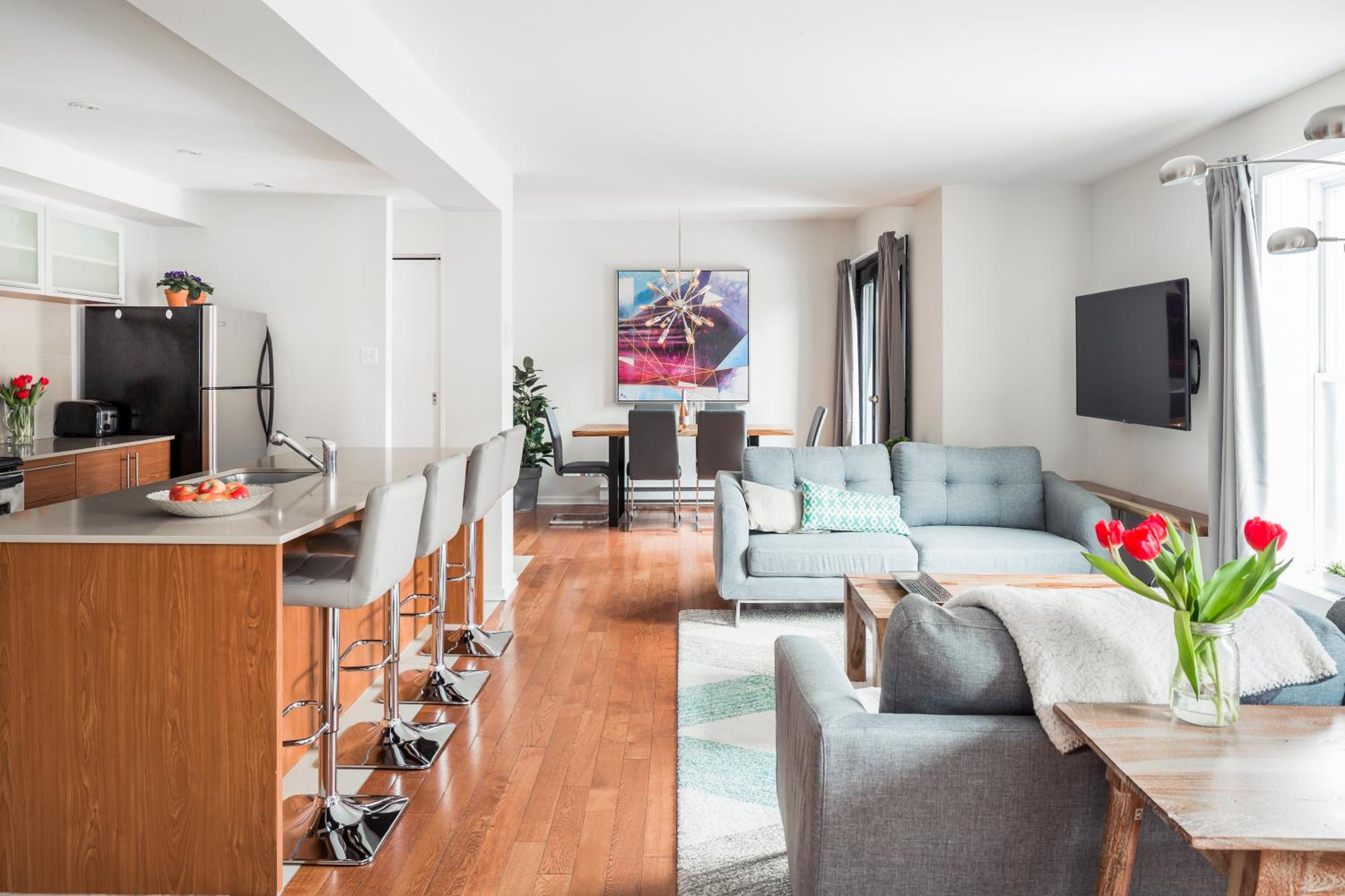 Suite Mont-Royal by MTLVacationRentals - Image 5