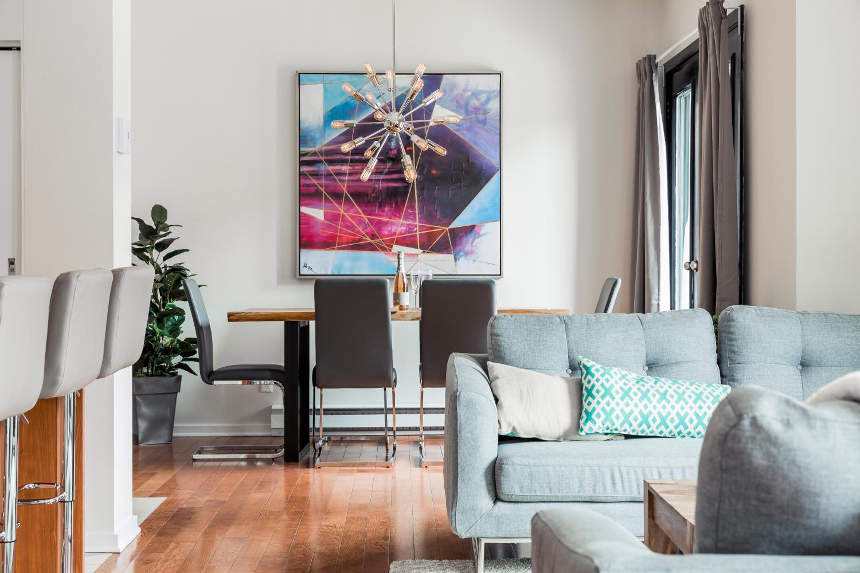 Suite Mont-Royal by MTLVacationRentals - Image 2