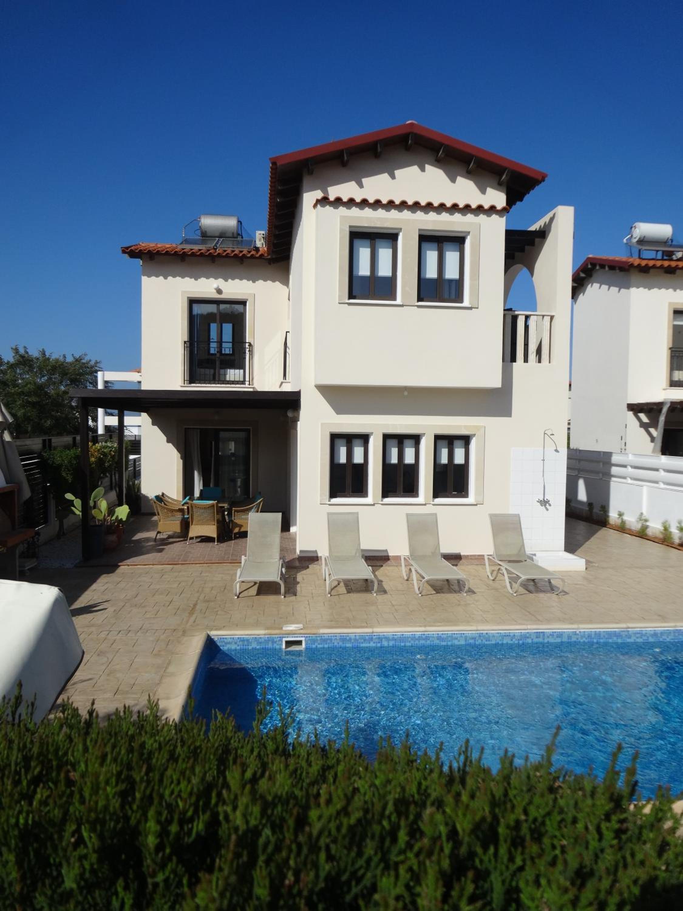 Hotel Cy-Blue - Image 1