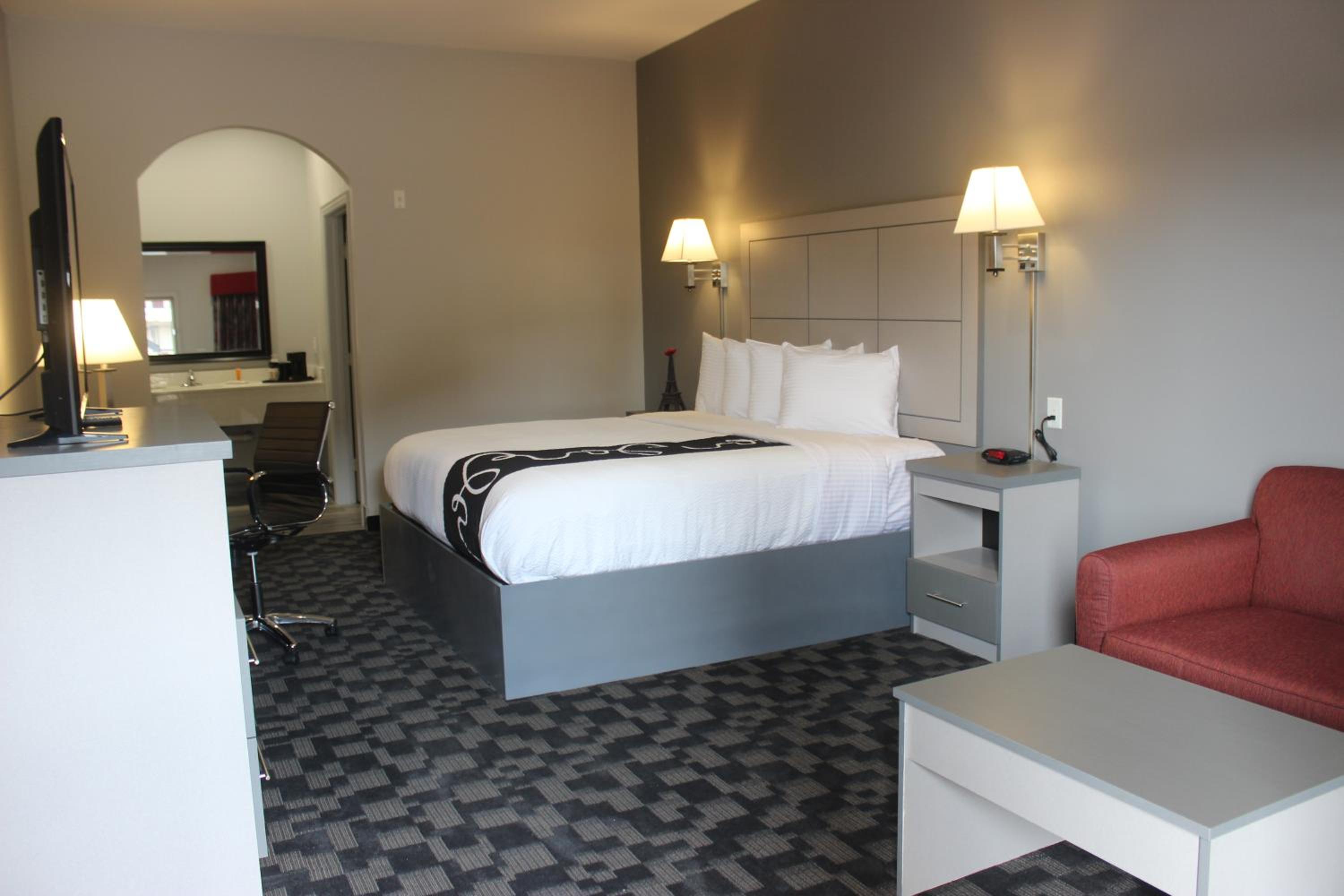 Paris Vacations - Paris Inn  Suites - Property Image 4