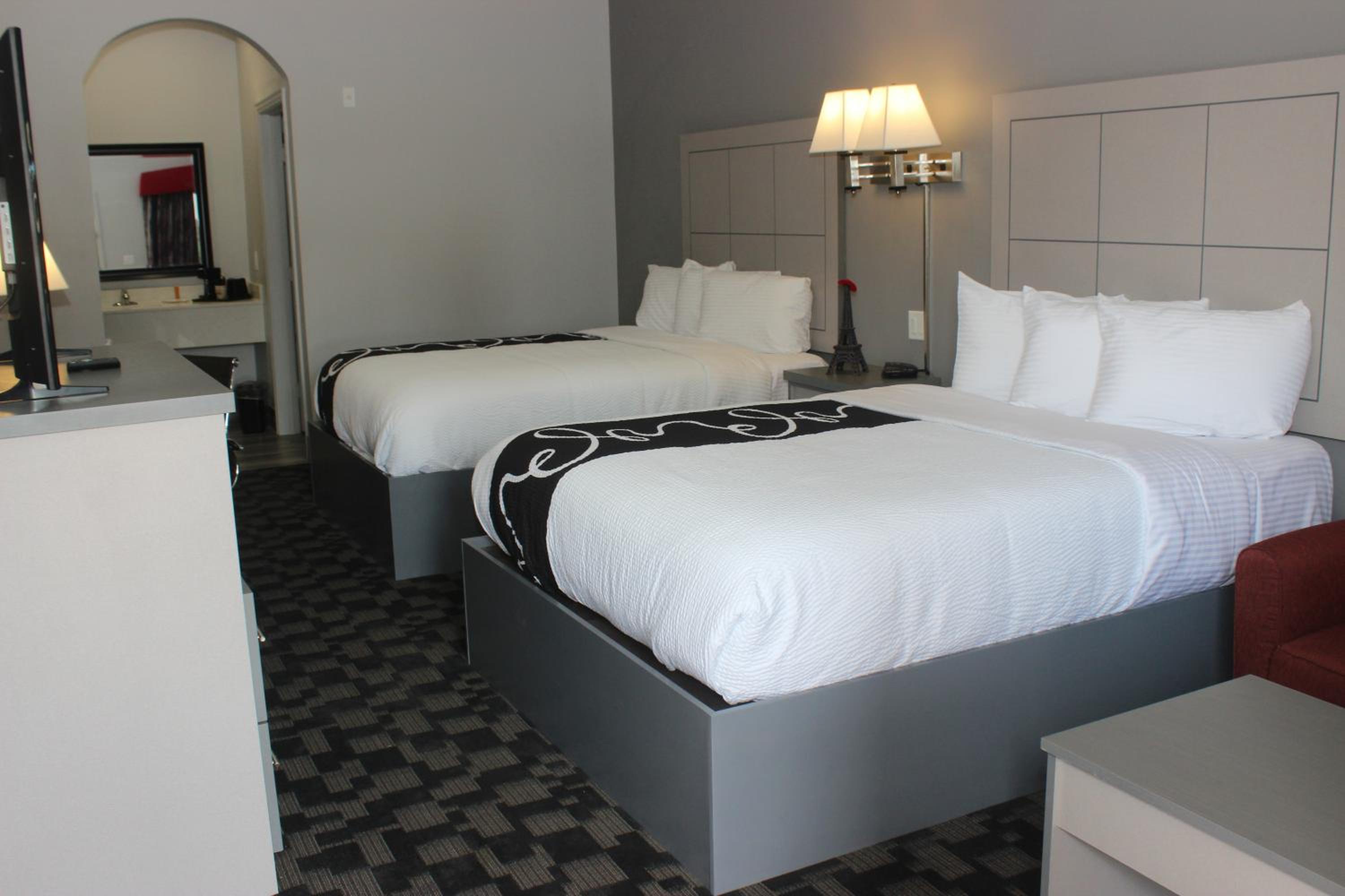 Paris Vacations - Paris Inn  Suites - Property Image 7