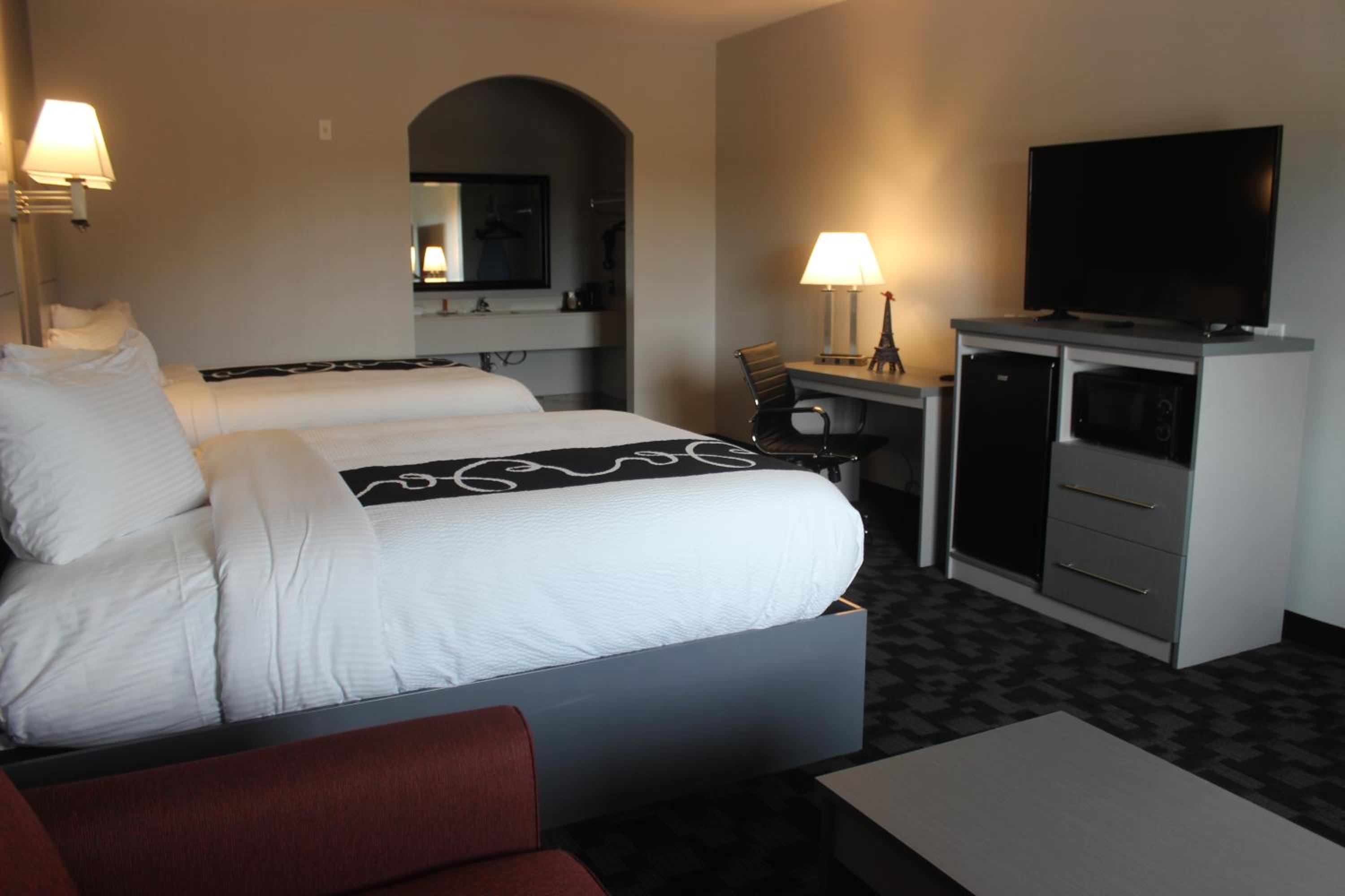 Paris Vacations - Paris Inn  Suites - Property Image 9