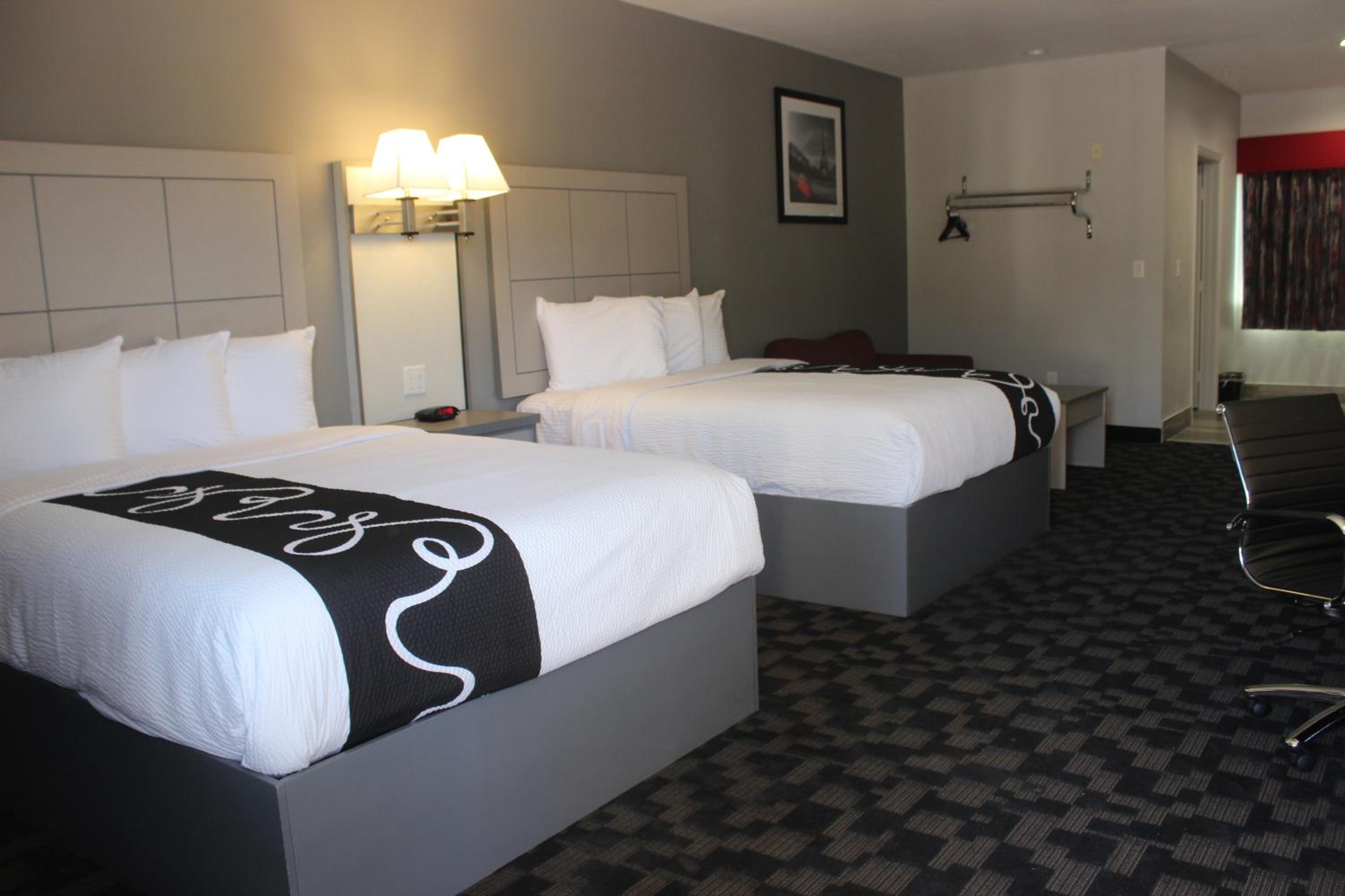 Paris Vacations - Paris Inn  Suites - Property Image 10