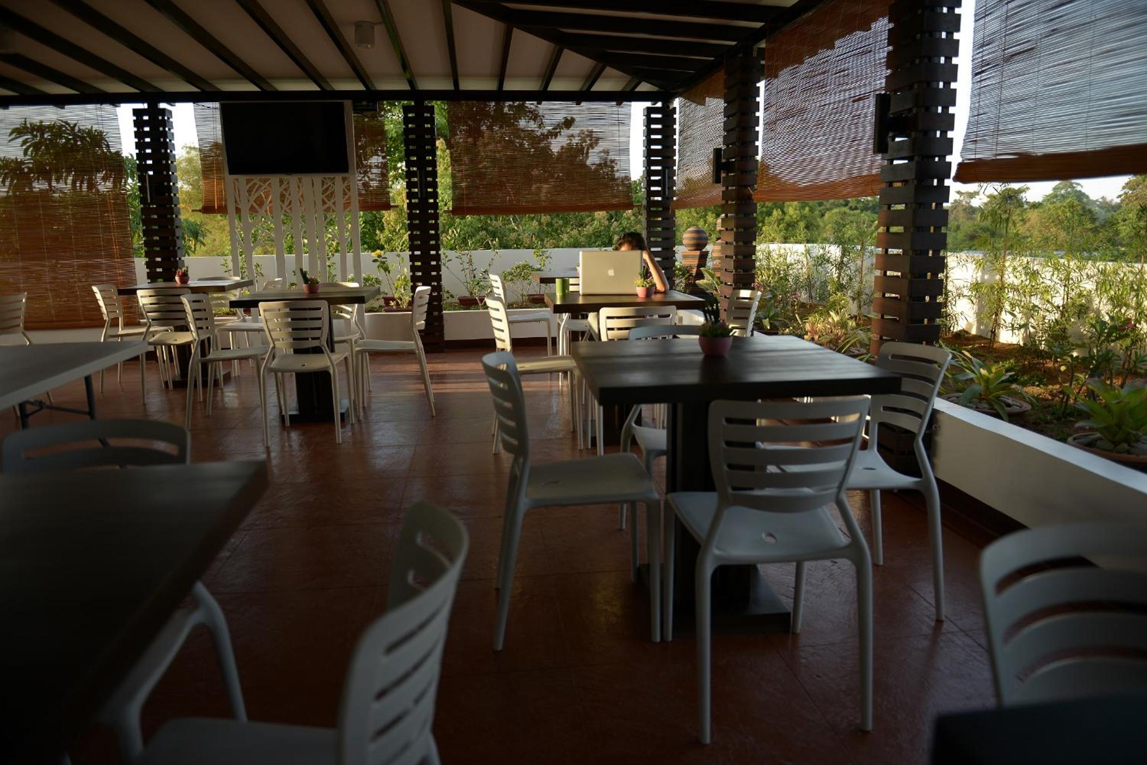 Globetrotter Inn - Palawan Inc.
