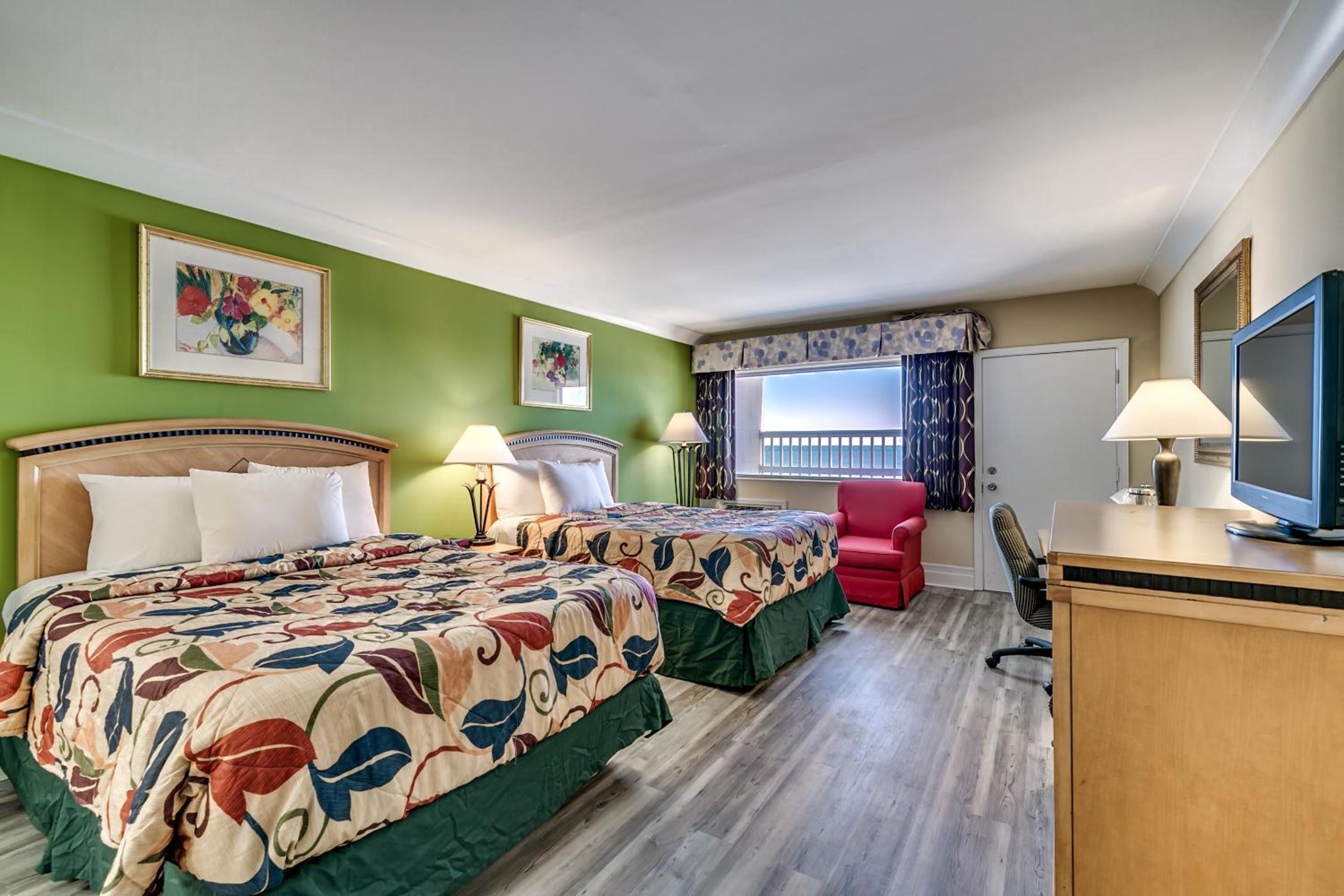 Beachcomber Inn & Suites