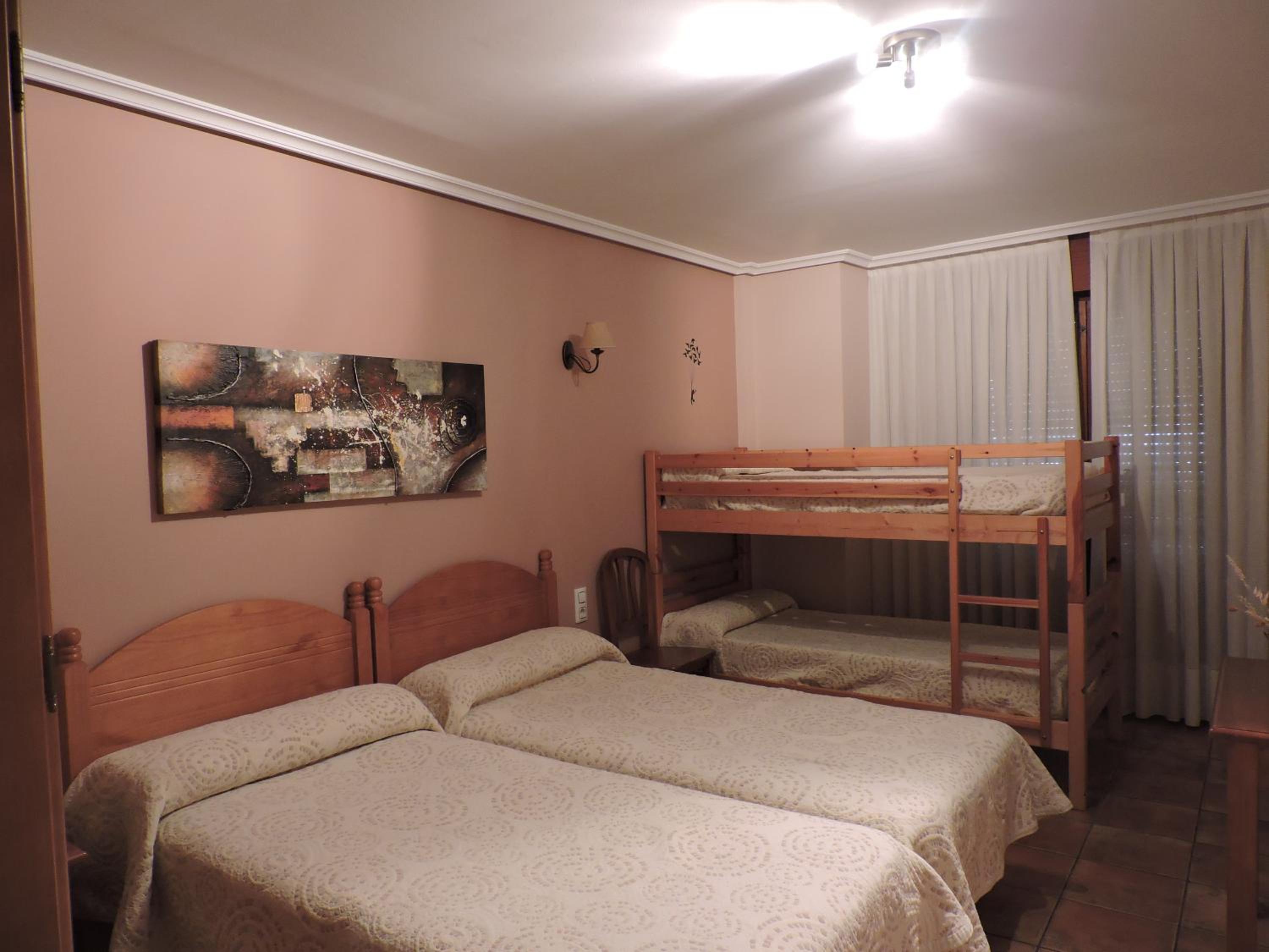 Hostal Villa de Navarrete view 2