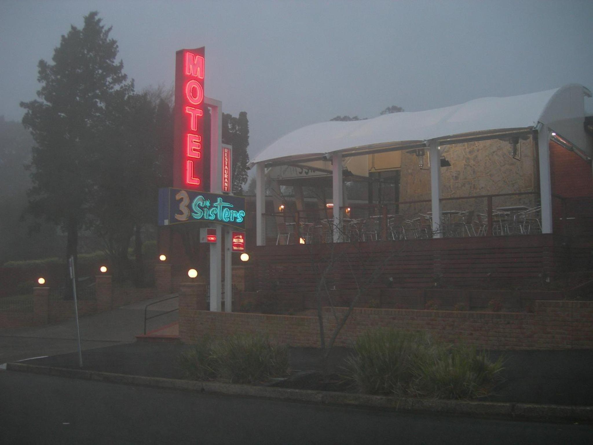 3 Sisters Motel view 4