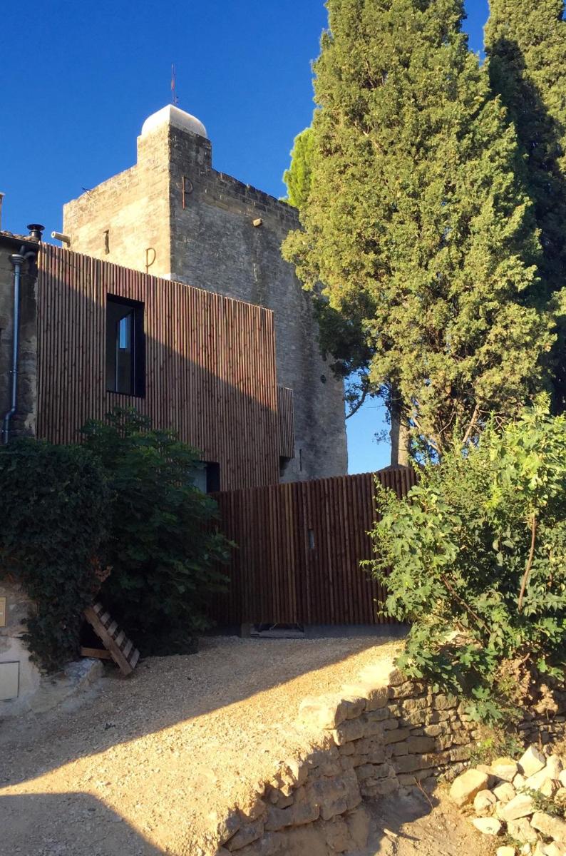 Tour Sarrazine de Montaren