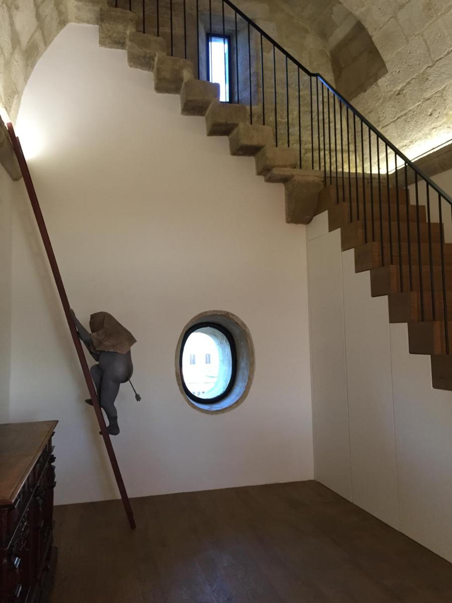Tour Sarrazine de Montaren