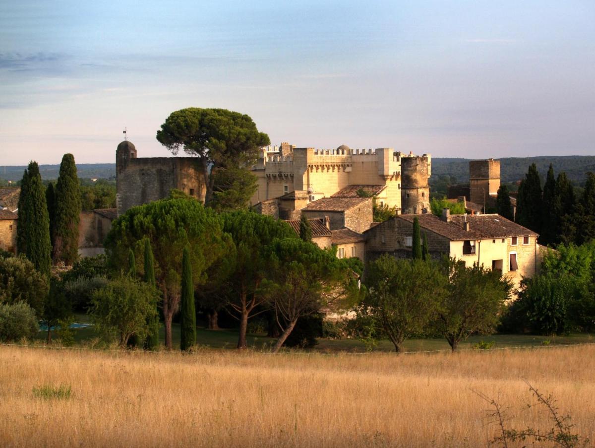 Tour Sarrazine de Montaren