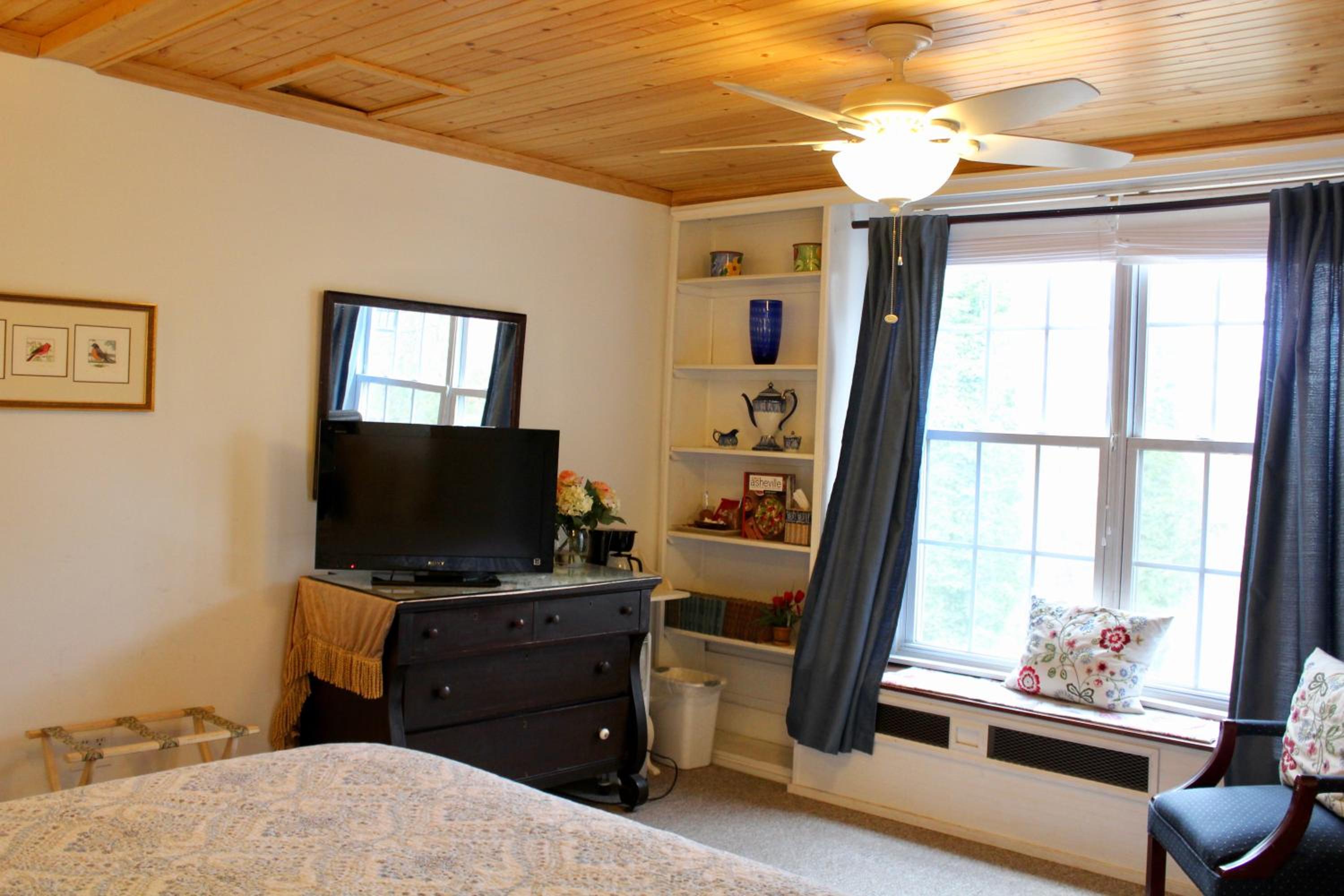Oakland Cottage Bed and Breakfast