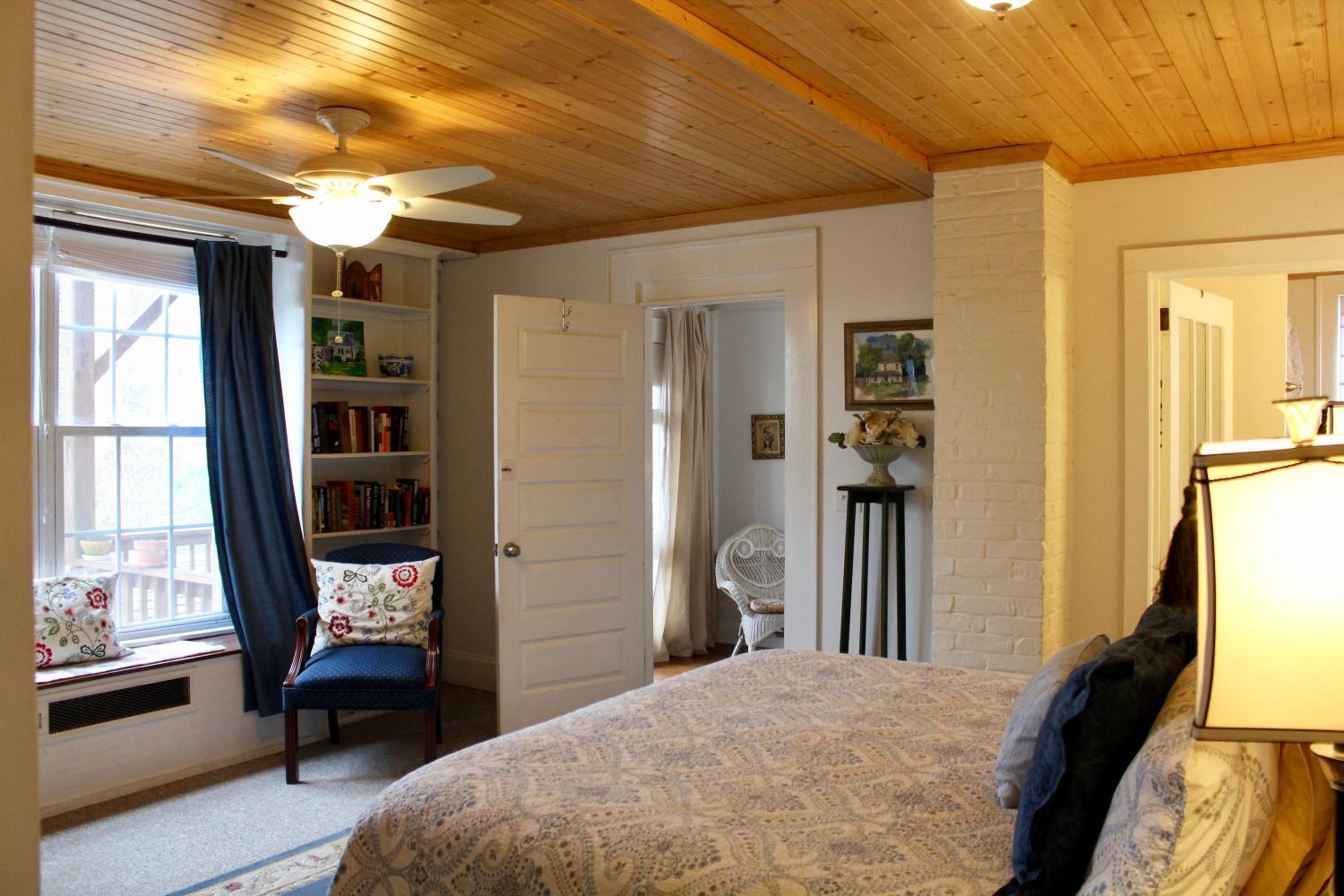 Oakland Cottage Bed and Breakfast