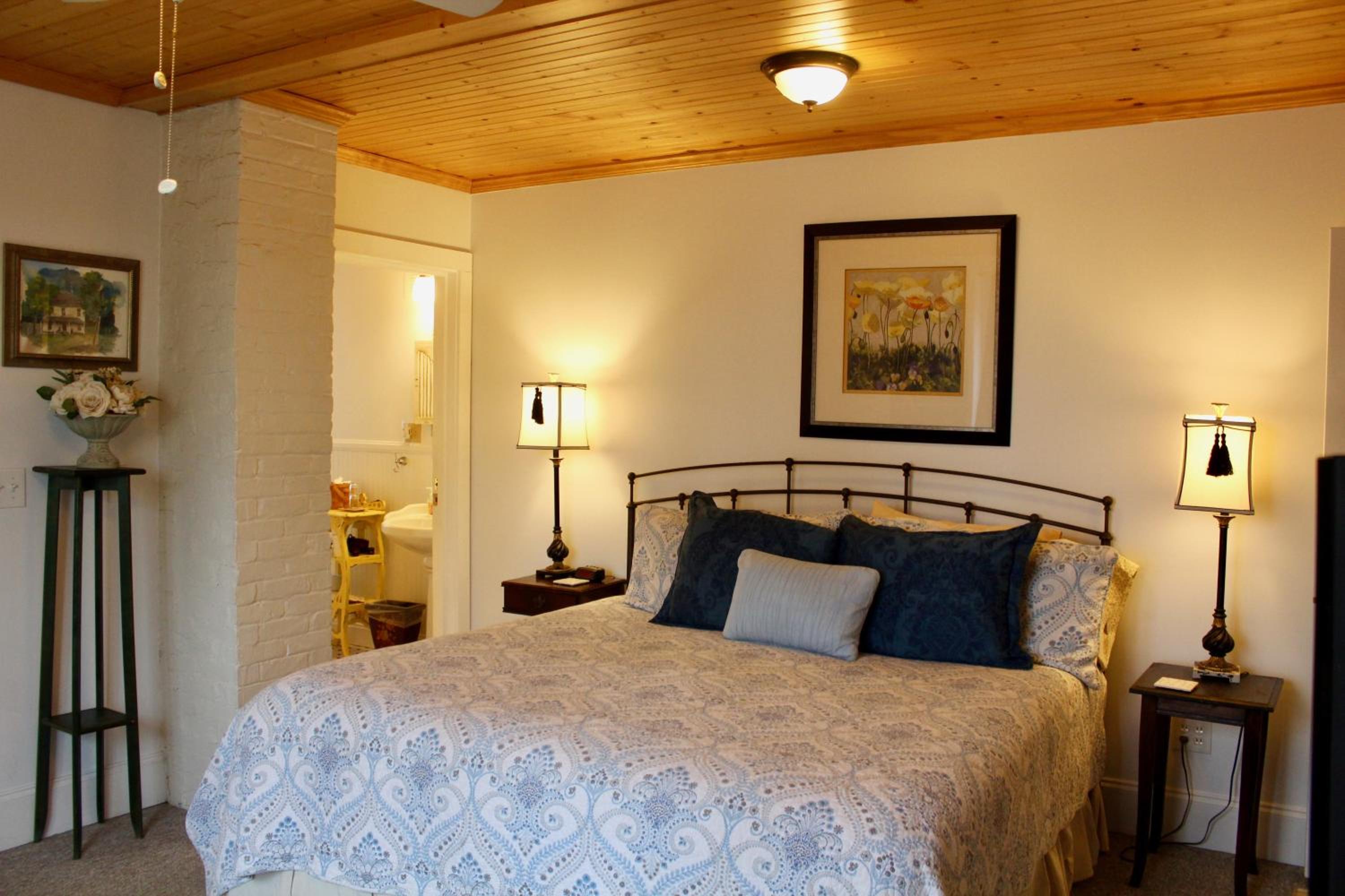 Oakland Cottage Bed and Breakfast
