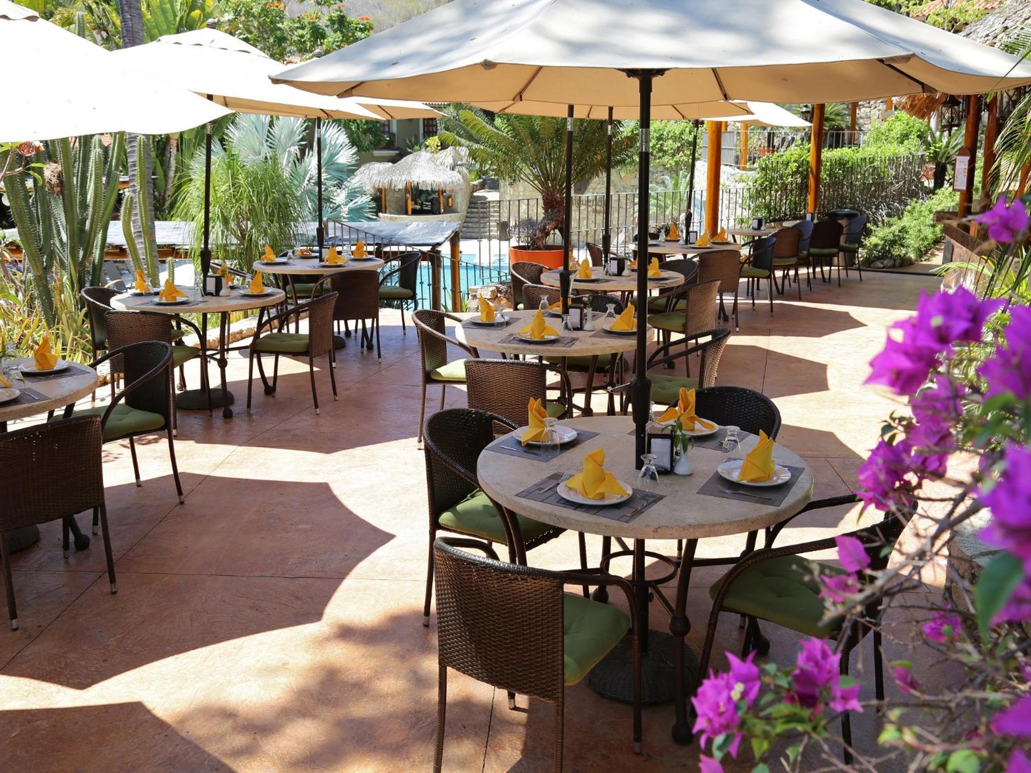 Binniguenda Huatulco & Beach Club