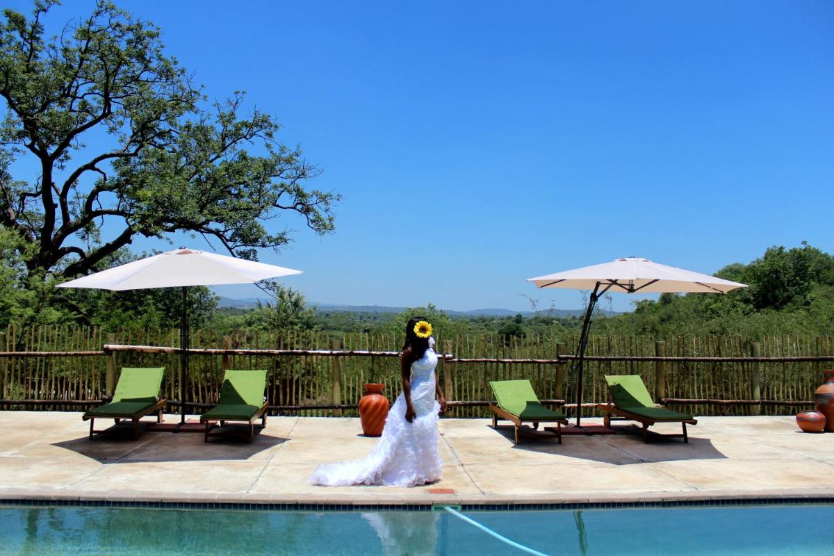 Nahakwe Lodge view 4