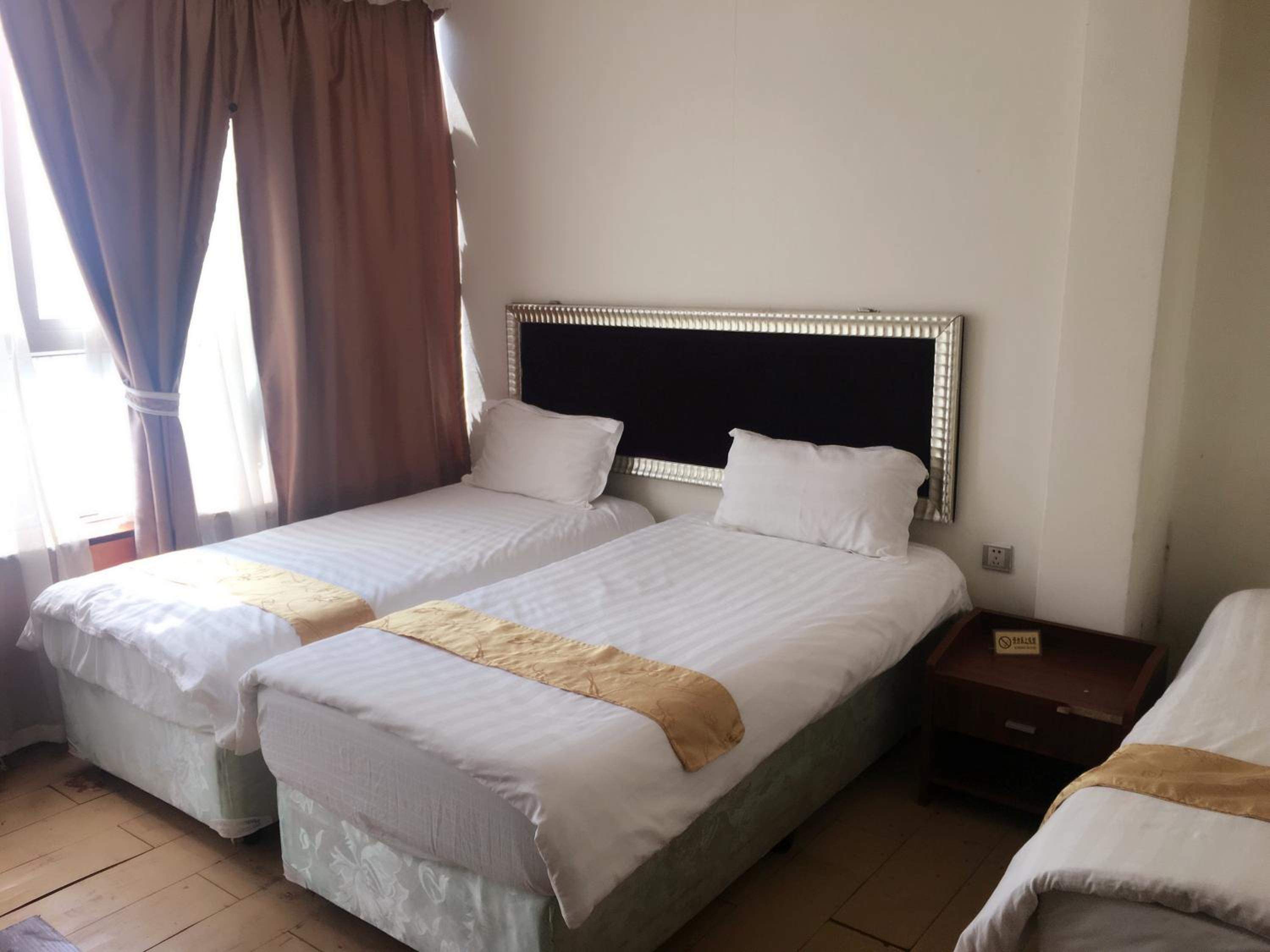 Shengtang Business Hotel