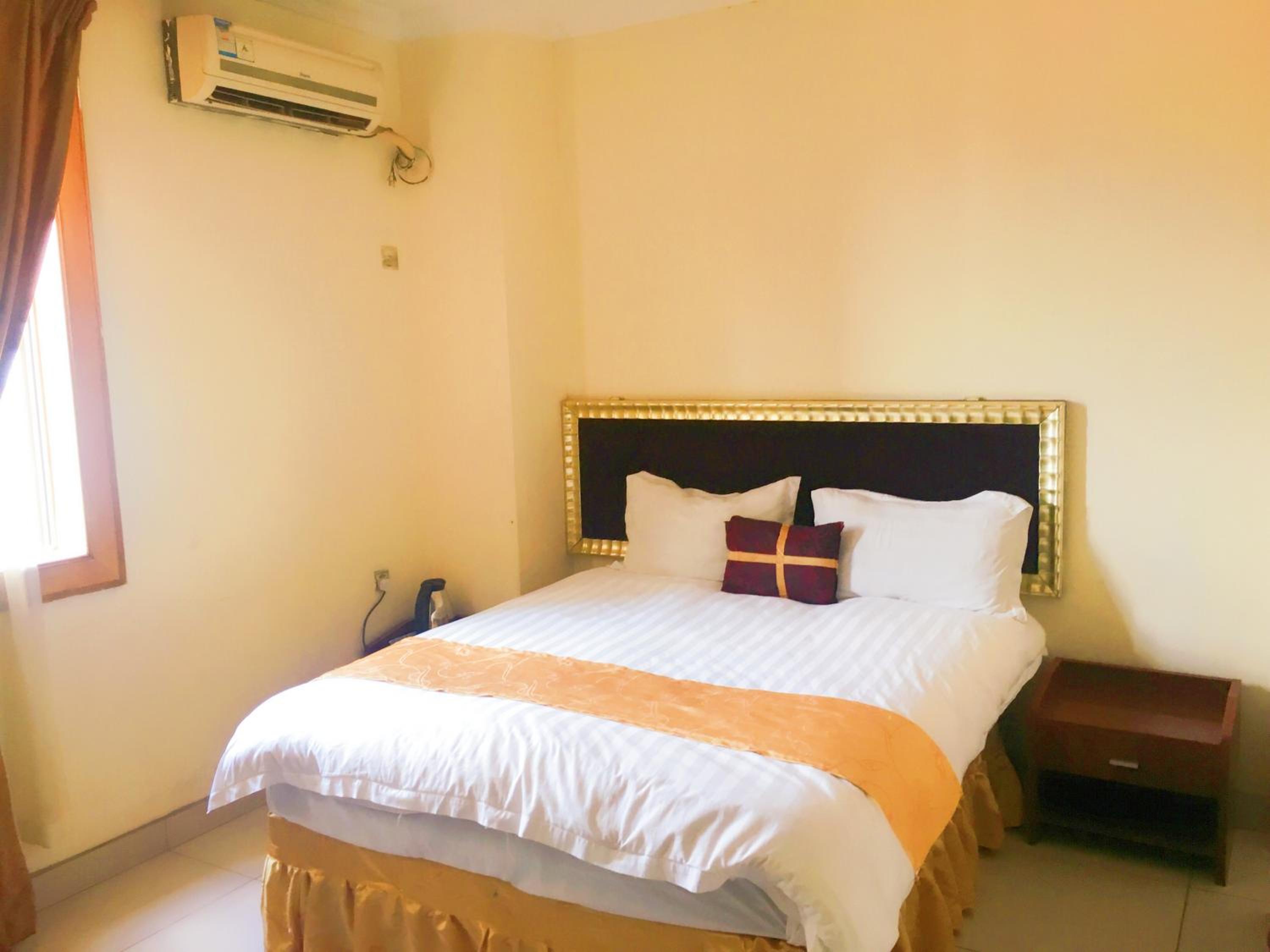 Shengtang Business Hotel