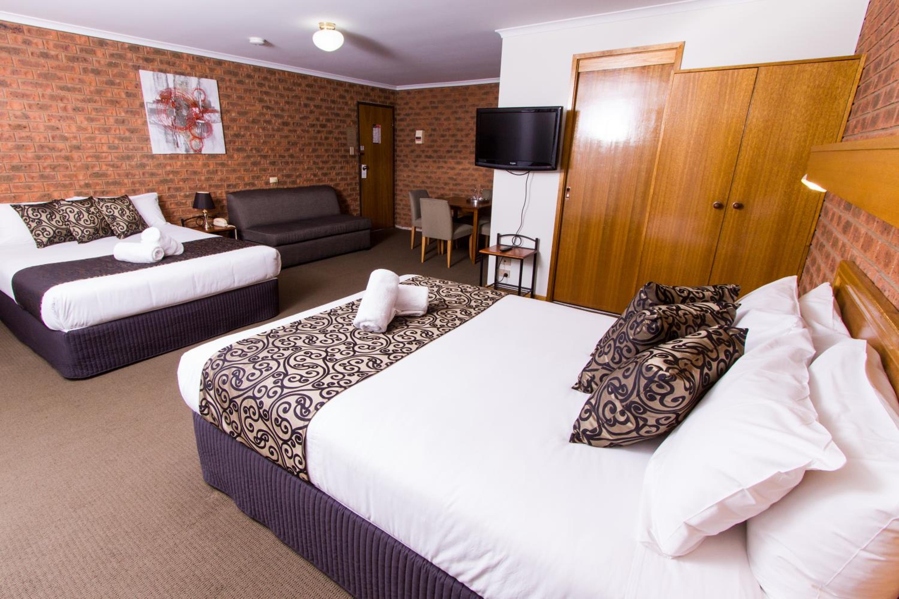 Advance Motel
