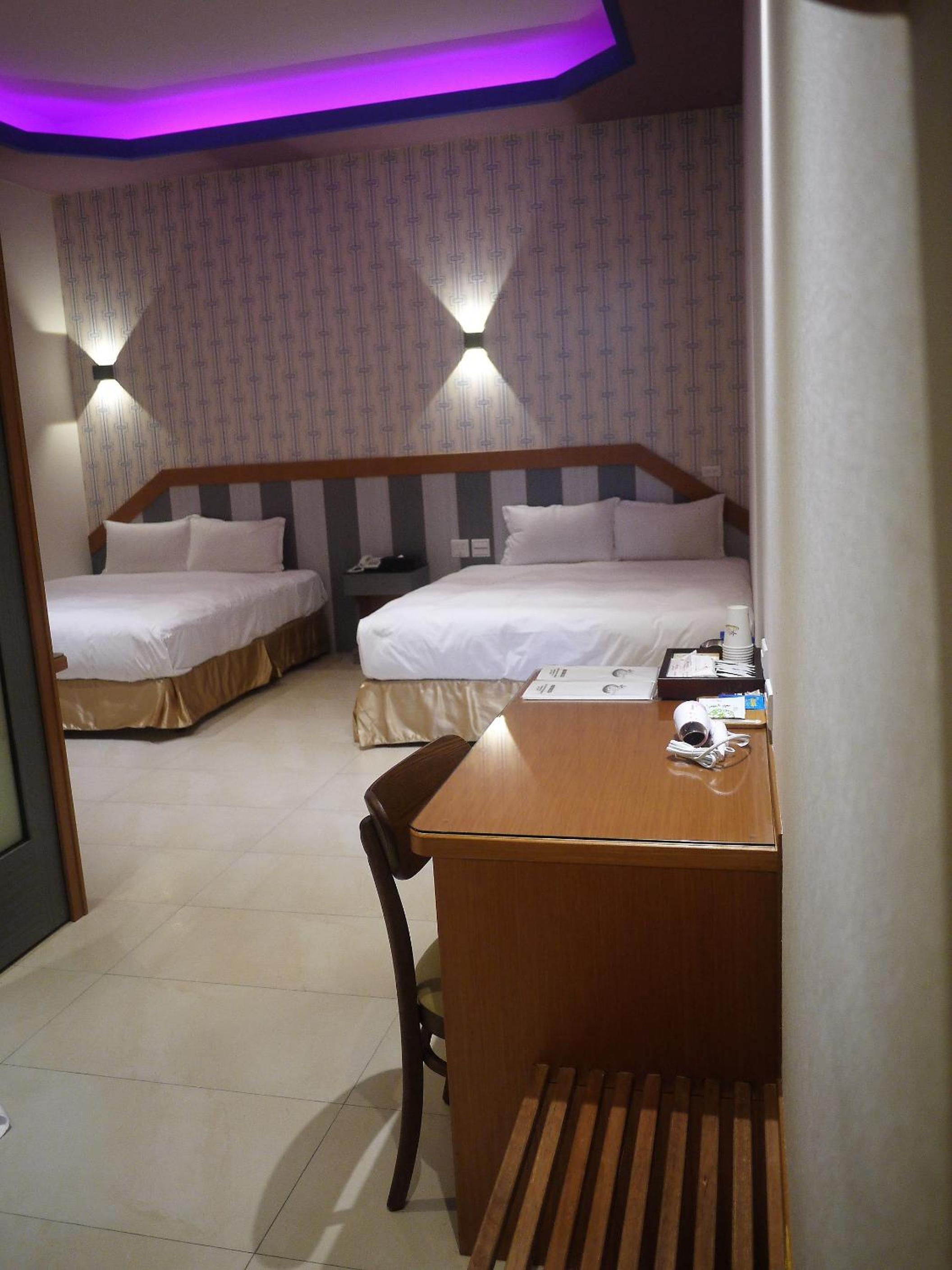 Wei Feng Exquisite Motel Pintung Branch