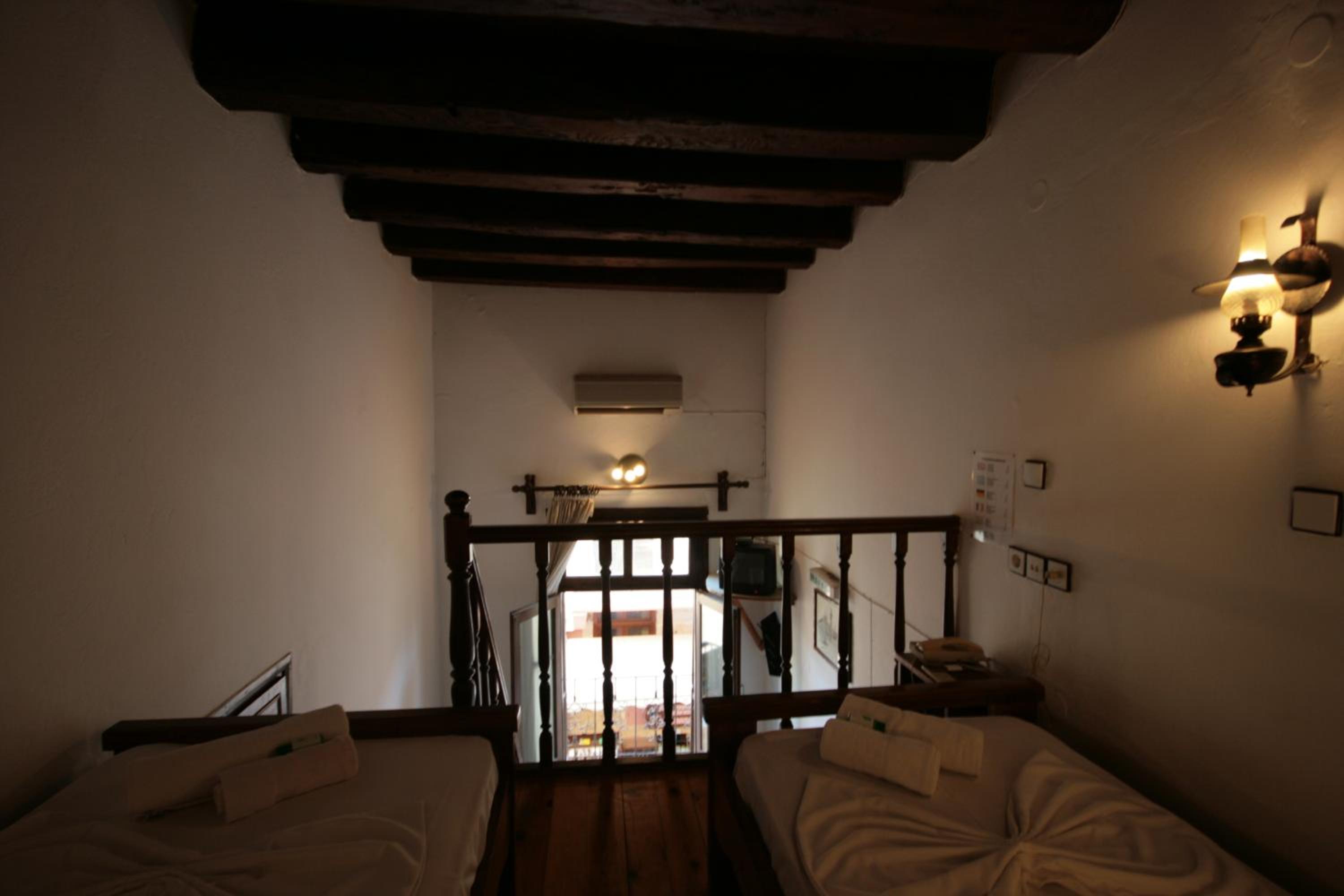Chania Rooms - Image 2