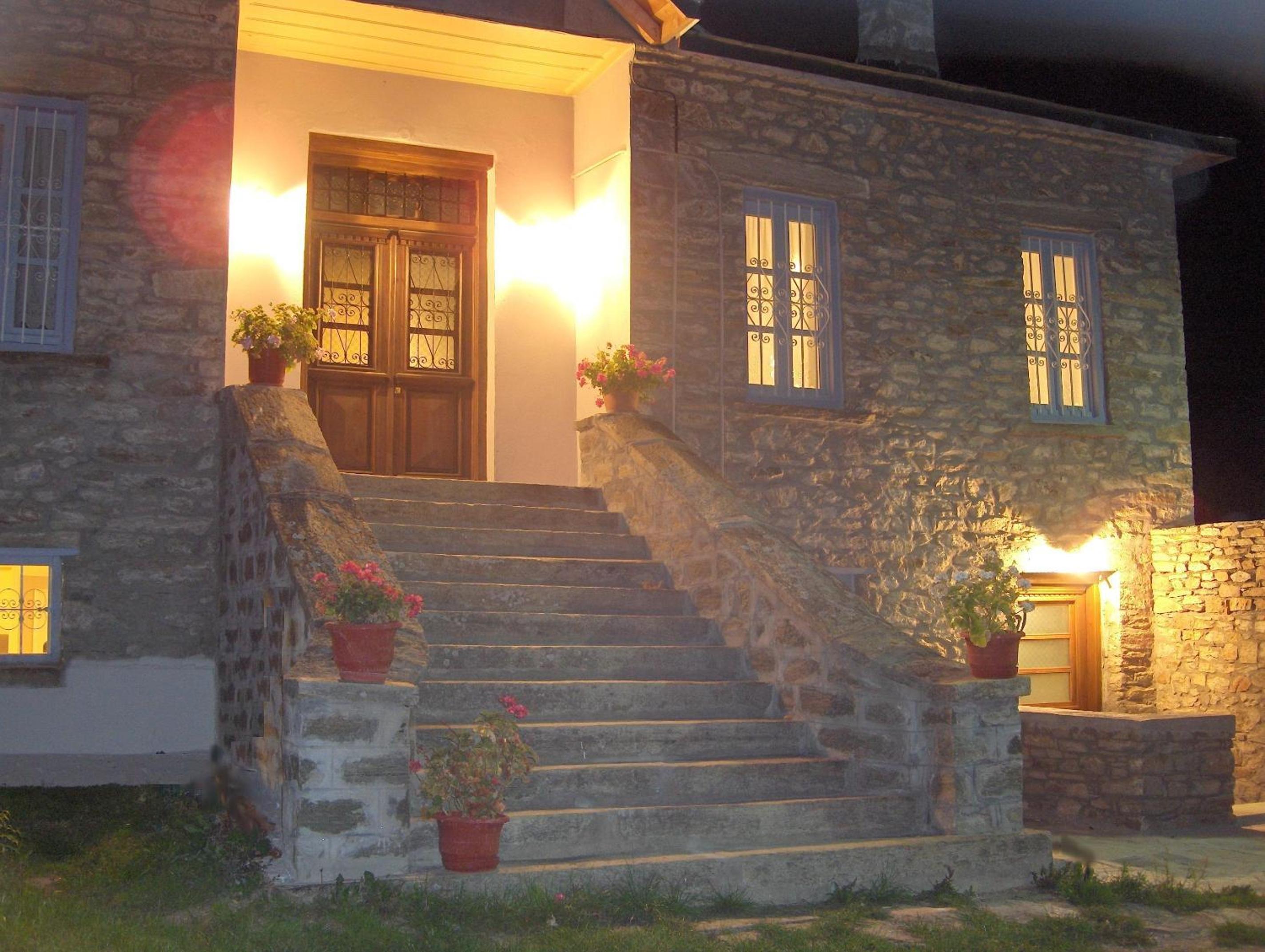 Photo 8