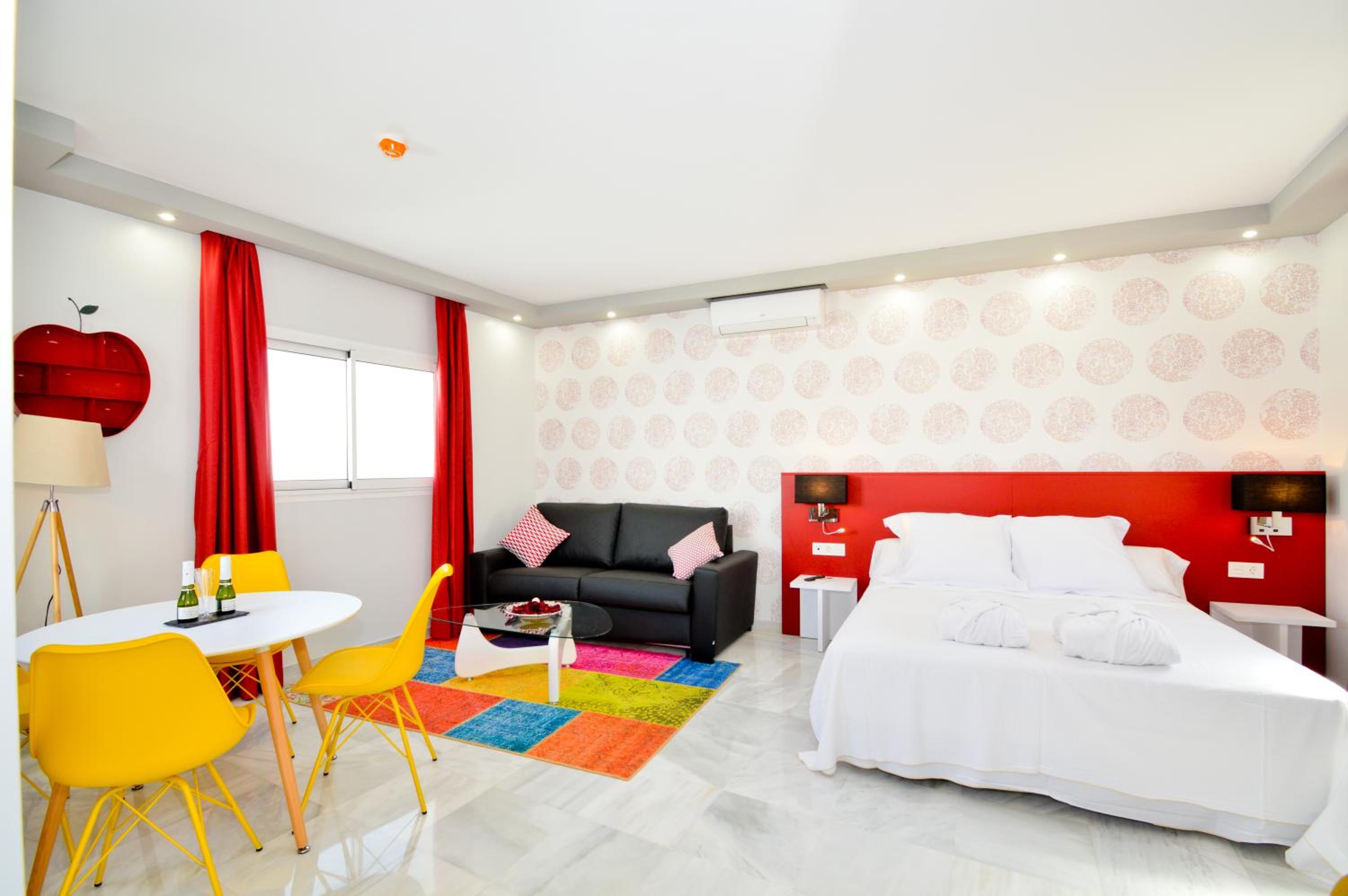 The Zentral Arenal Suites